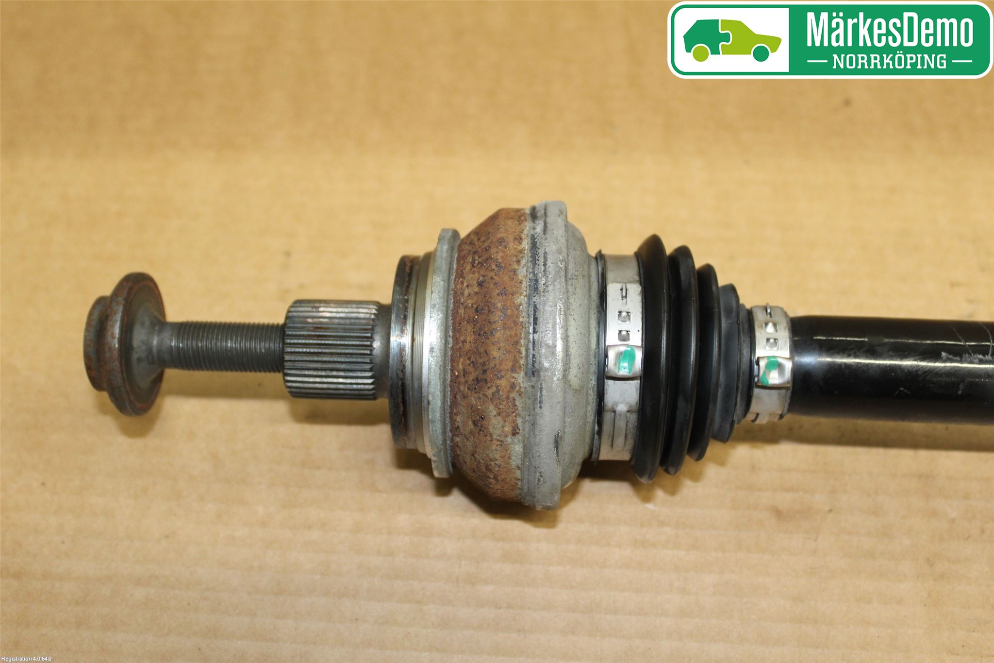 Audi A4/S4 B9 16-19 Drivaxel Bak Höger