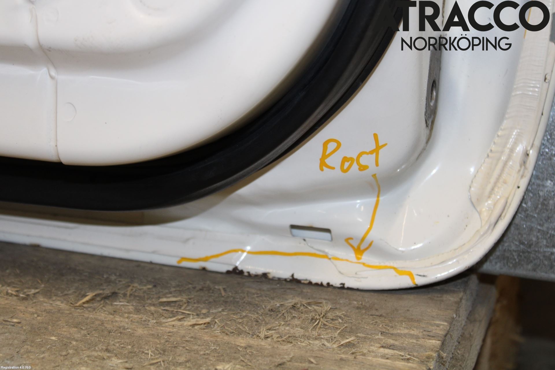 Mazda 323 95-98 Dörr 2D Vänster