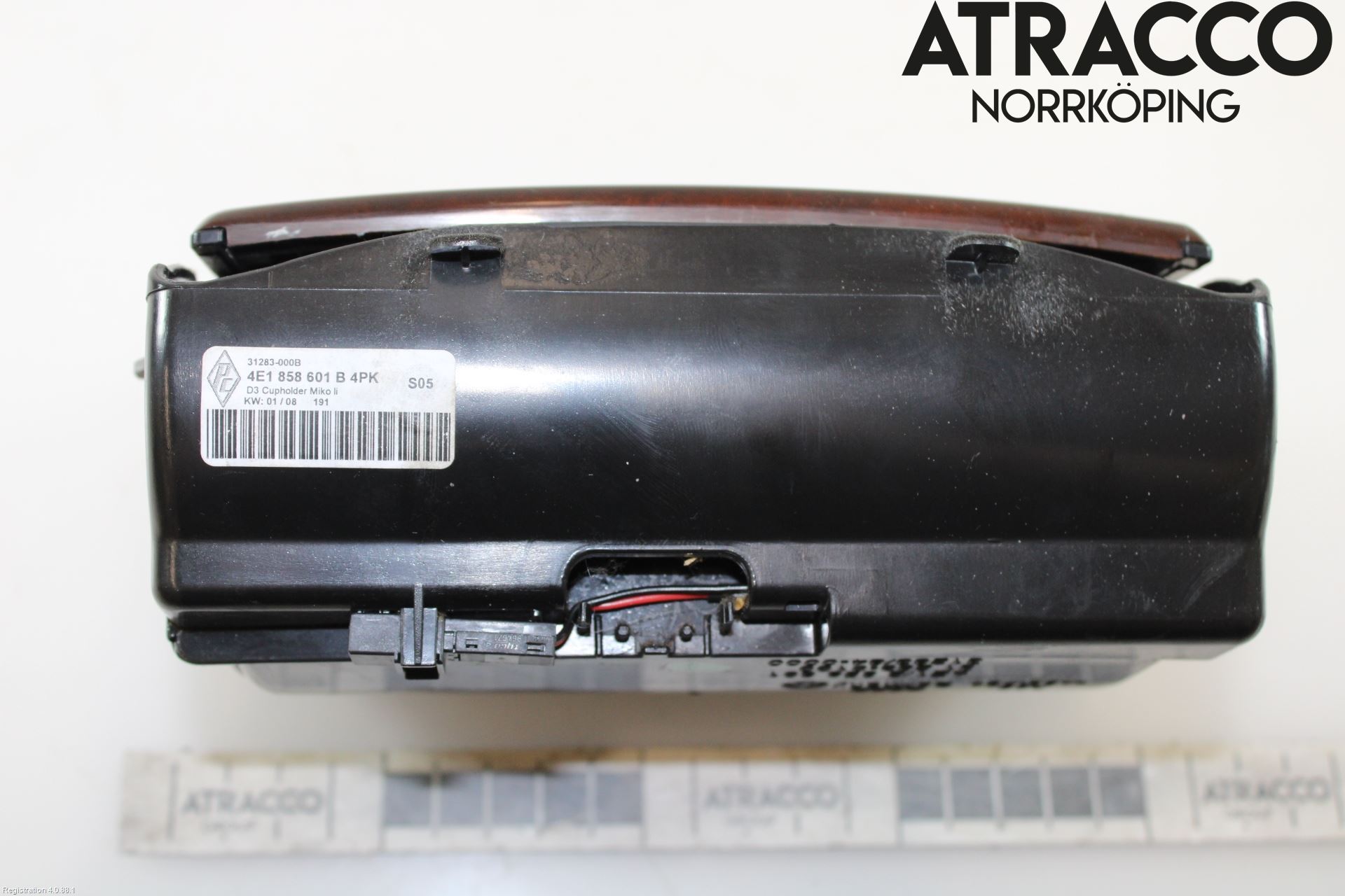 Audi A8/S8 4E  02-09 Mugghållare