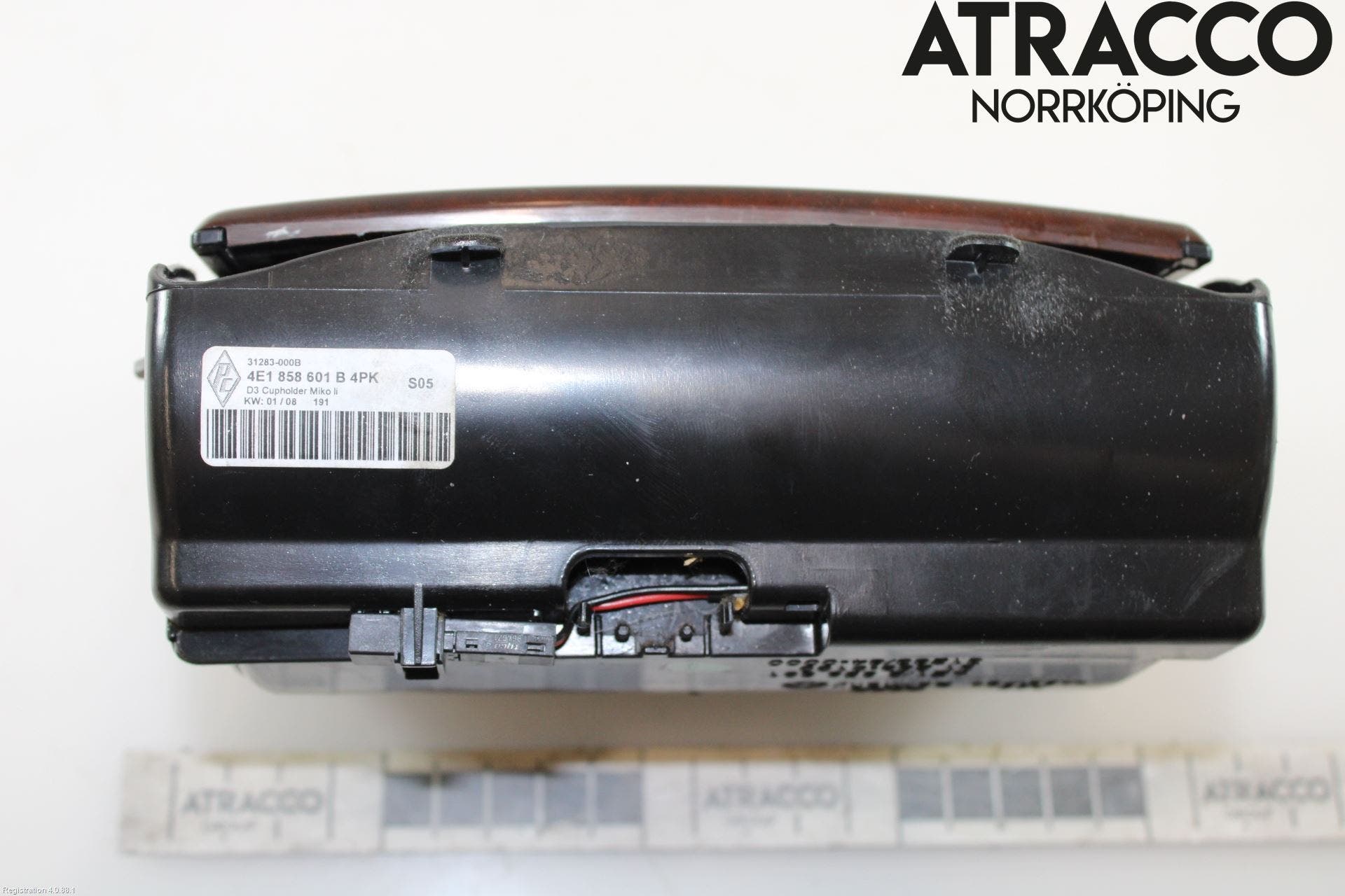 Audi A8/S8 4E  02-09 Mugghållare