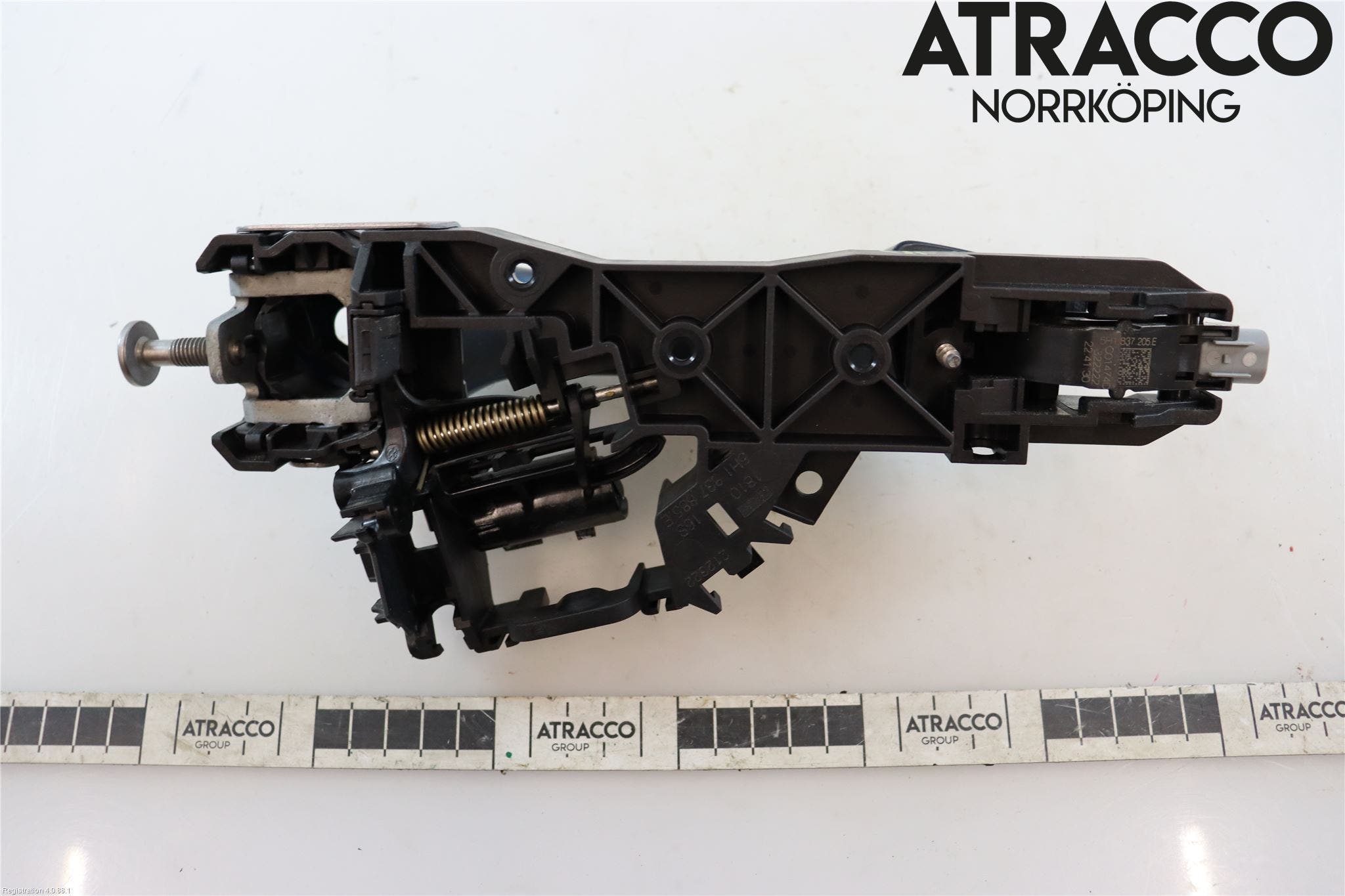 CUPRA BORN 22- Dörrhandtag Yttre Vä