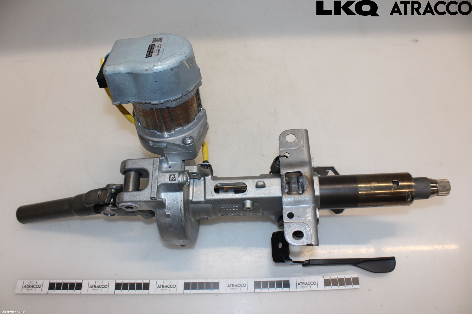 Toyota YARIS XP21 20- Rattaxelagg Med Inb Servo