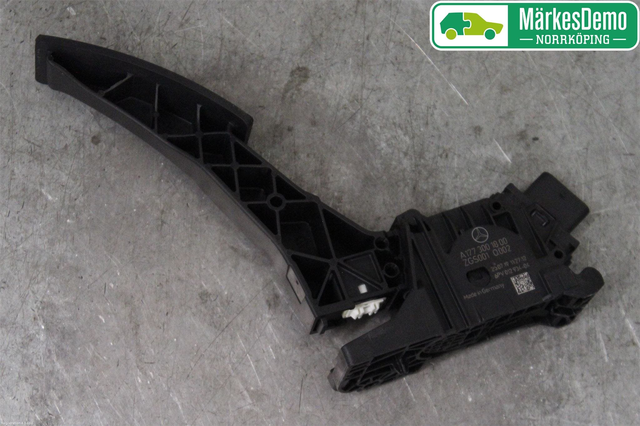 Mercedes-Benz MB B-KLASS (W247) 19- Gaspedal