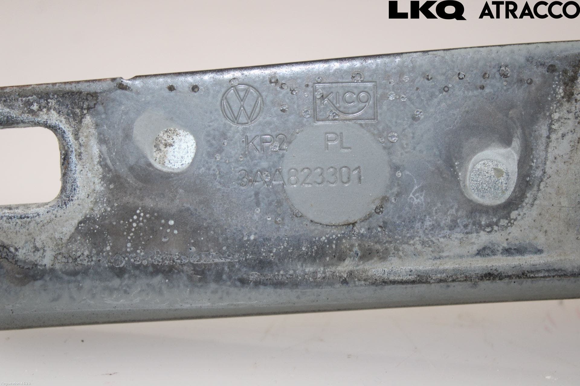 Volkswagen VW PASSAT 11-14 Huvgångjärn