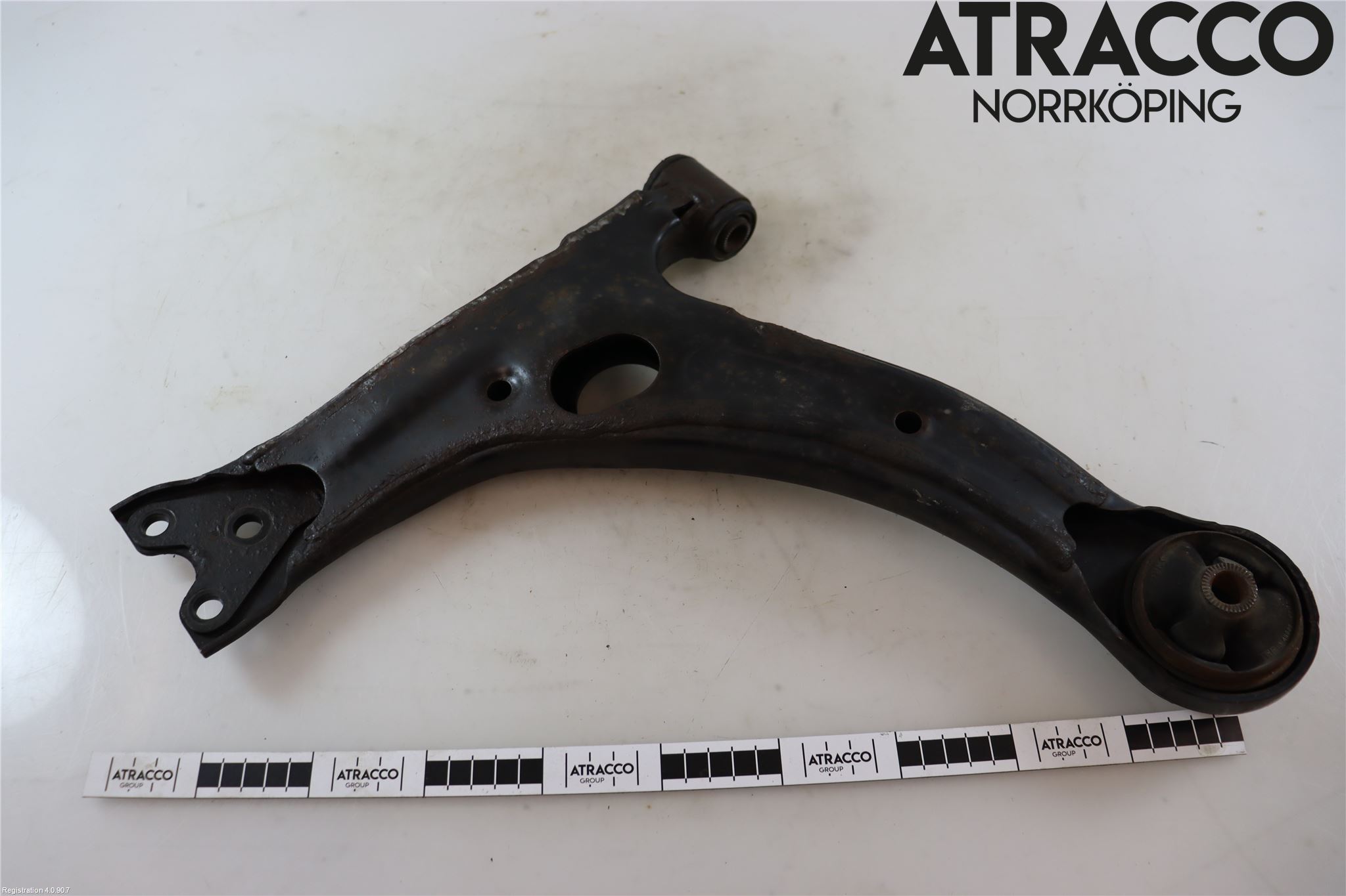 Toyota COROLLA VERSO 04-07 Bärarm Fram Undre Hö