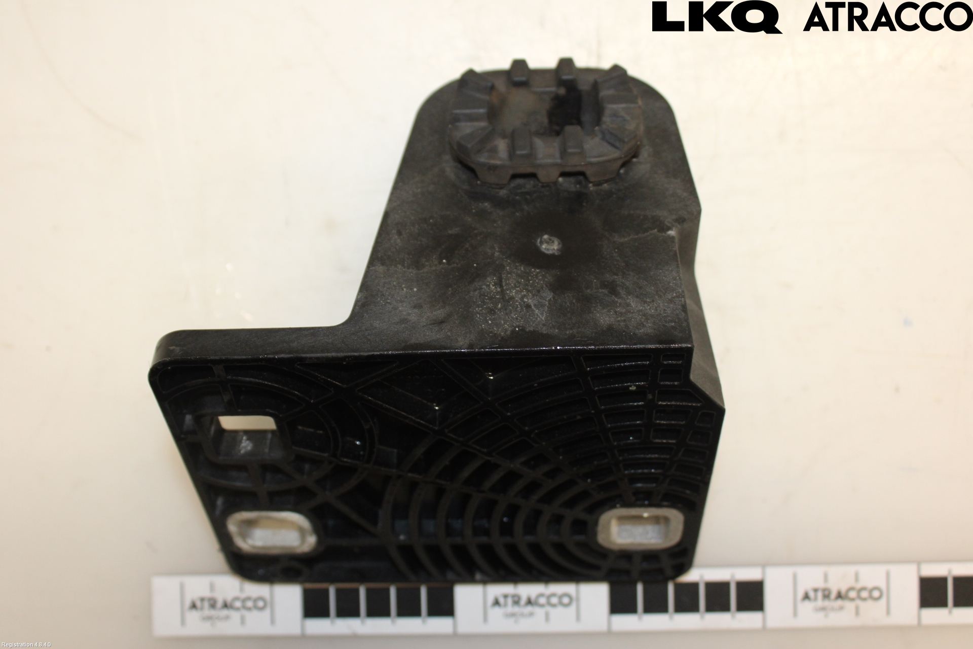 Skoda ENYAQ iV 21- Kylarfäste-Ram-Balk