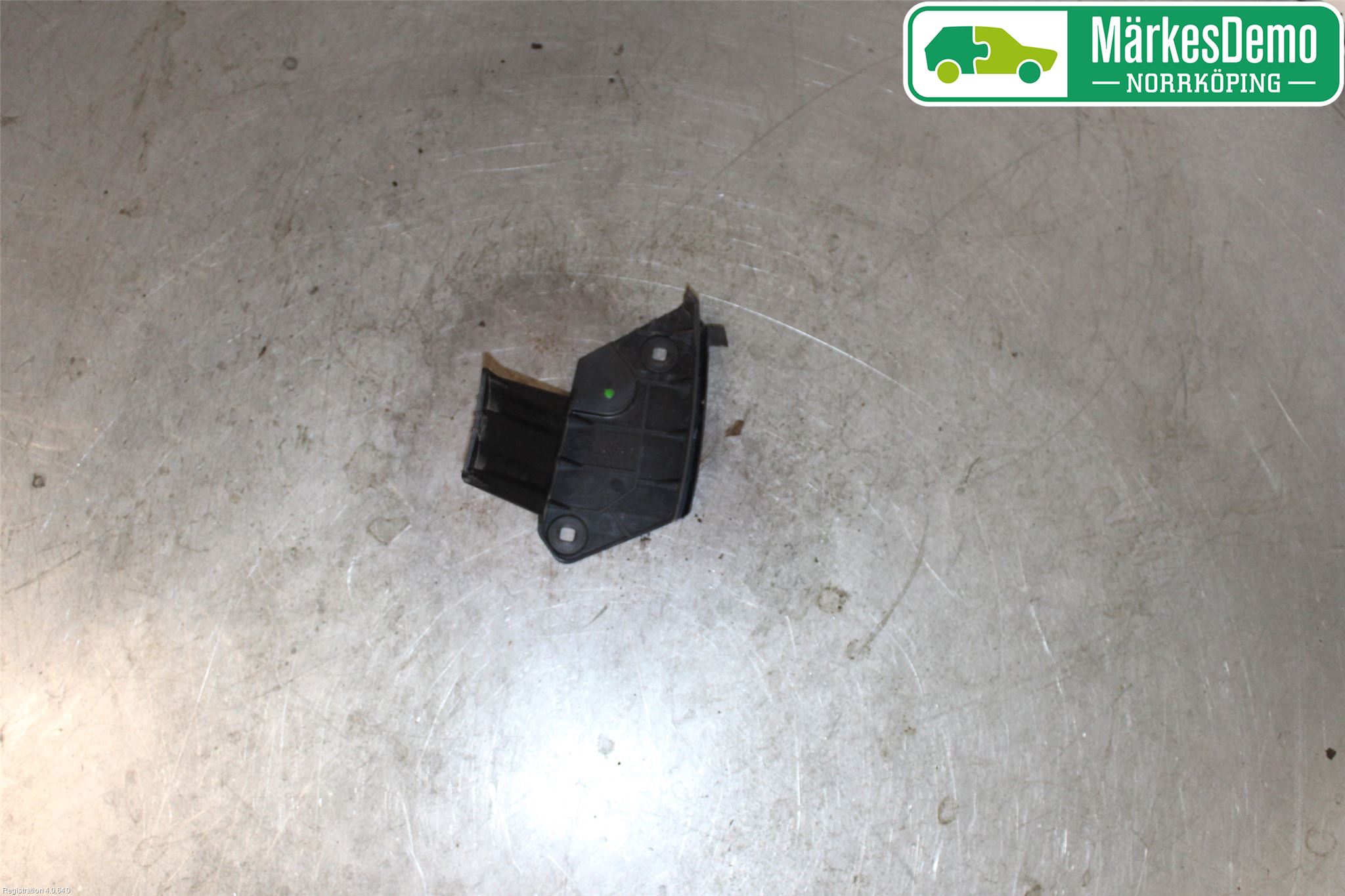 Audi TT 99-06 Stötfångarfäste Bak Vä