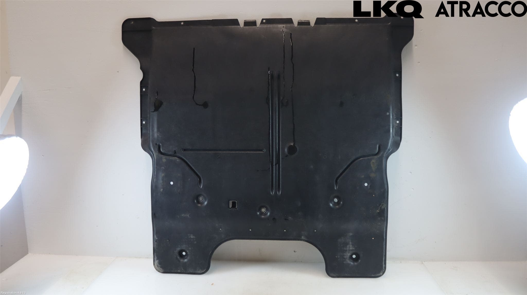 Audi A4/S4 B9 16-19 Hasplåt Plåt-Plast