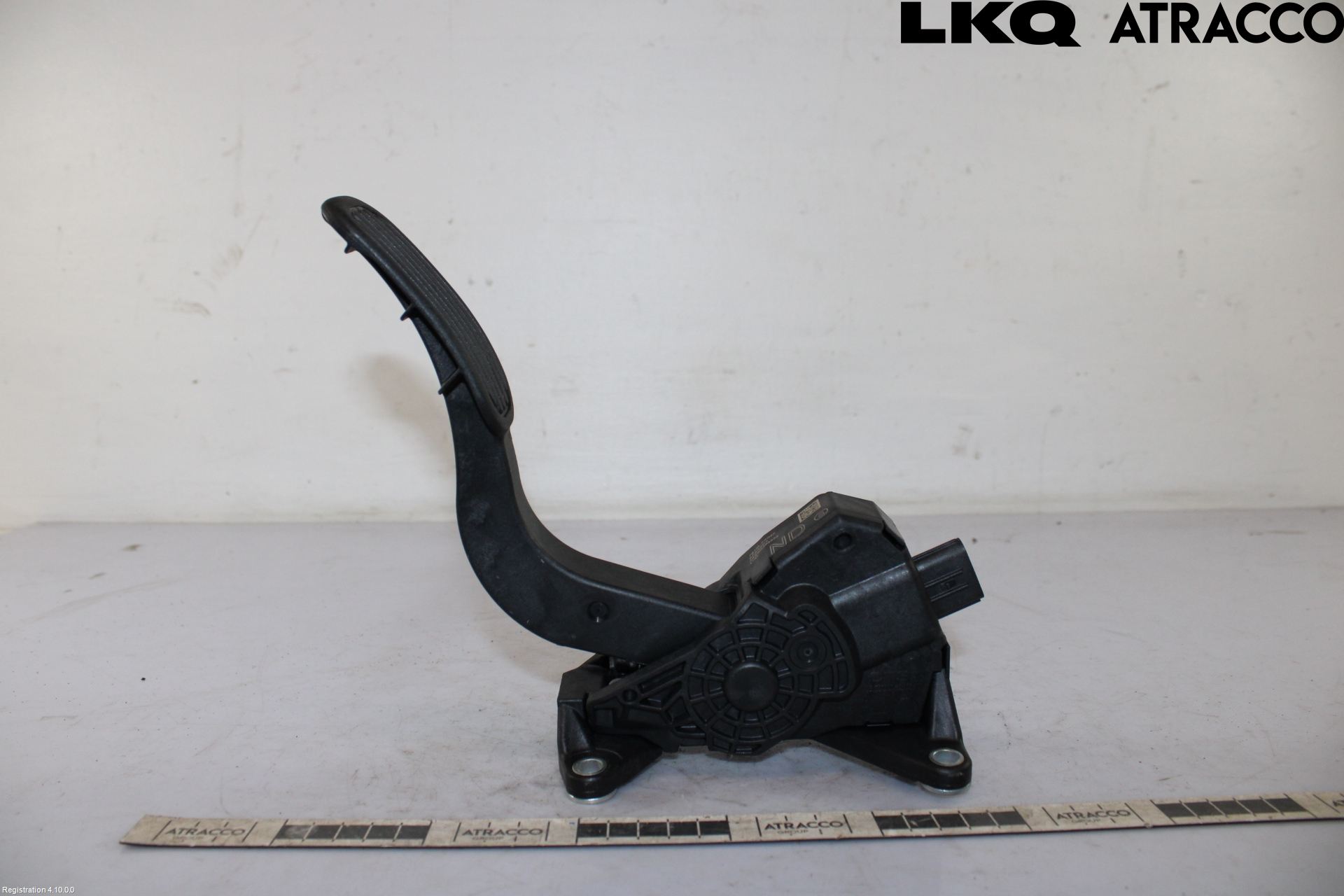 Toyota C-HR 24- Gaspedal