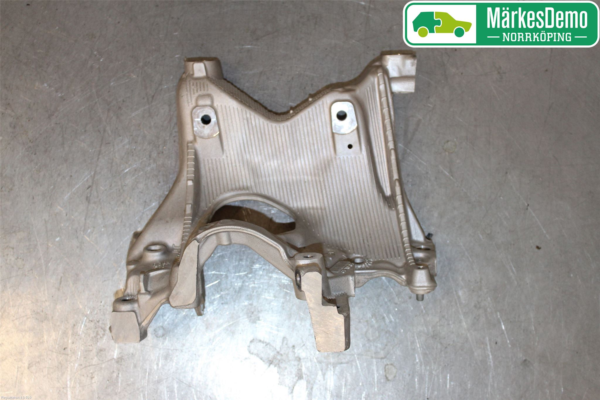 Audi A4/S4 B9 16-19 Framvagnsbalk