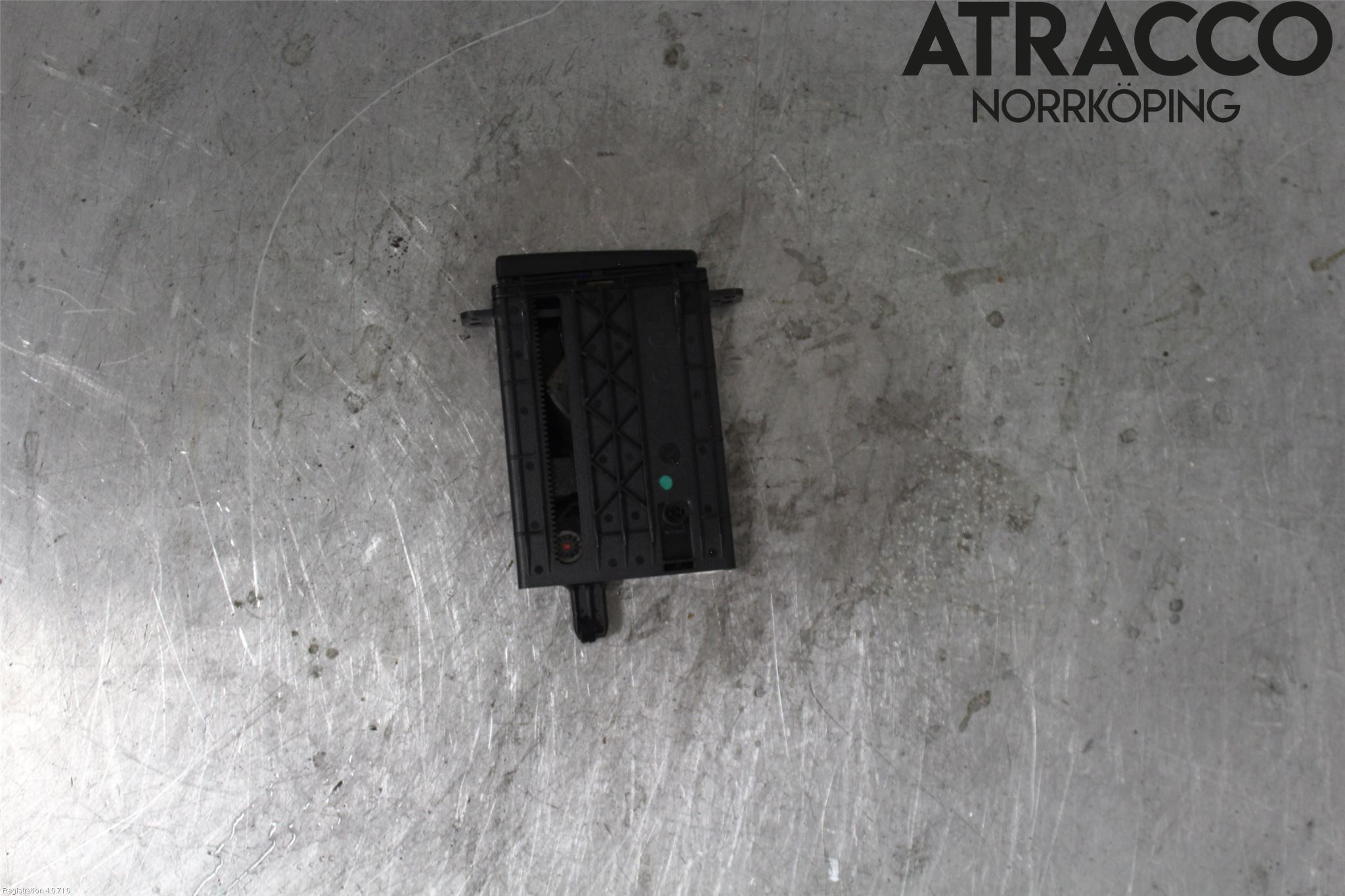 Toyota AVENSIS 03-06 Mugghållare