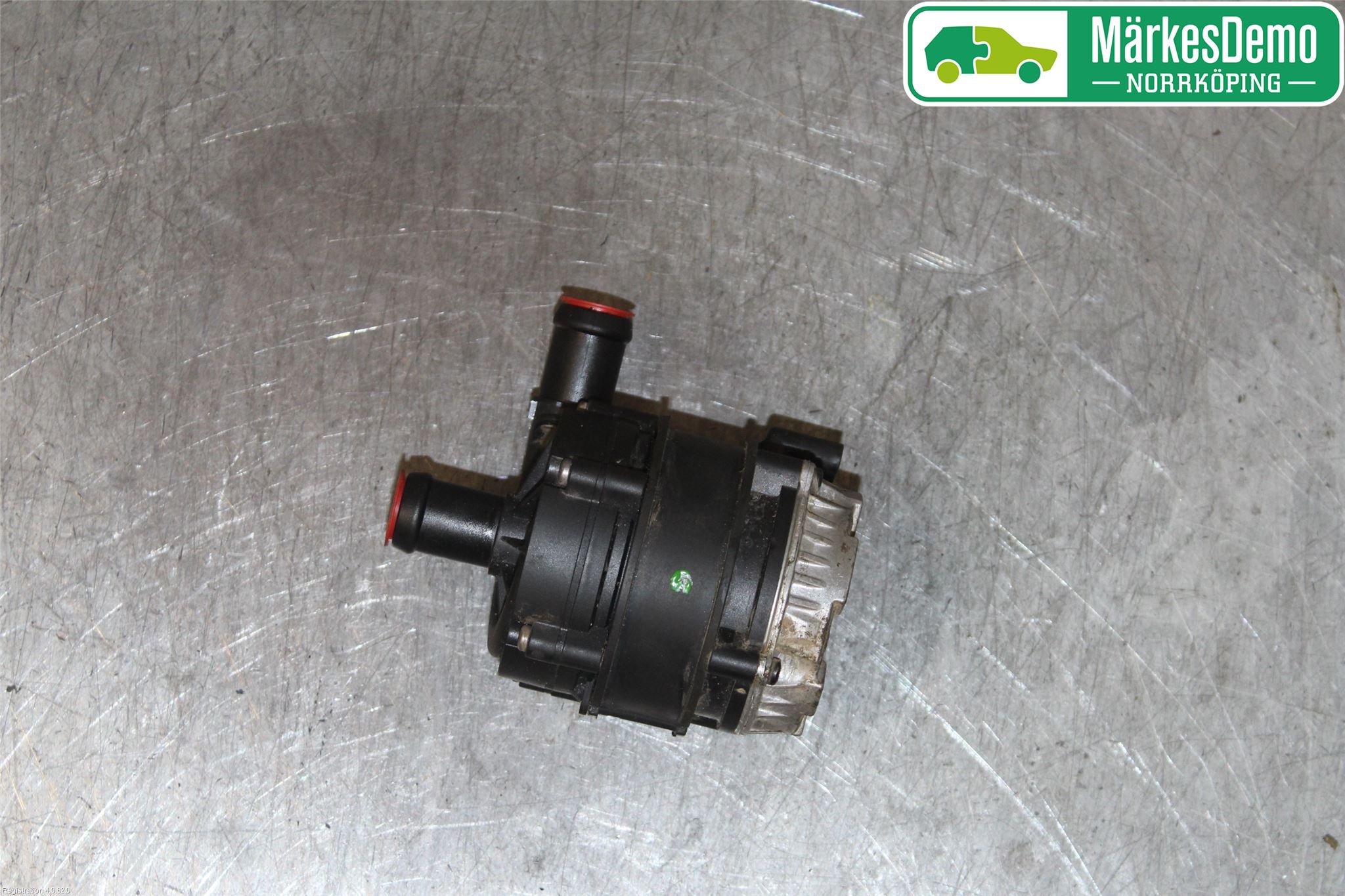 Volkswagen VW PASSAT 15-19 Vattenpump