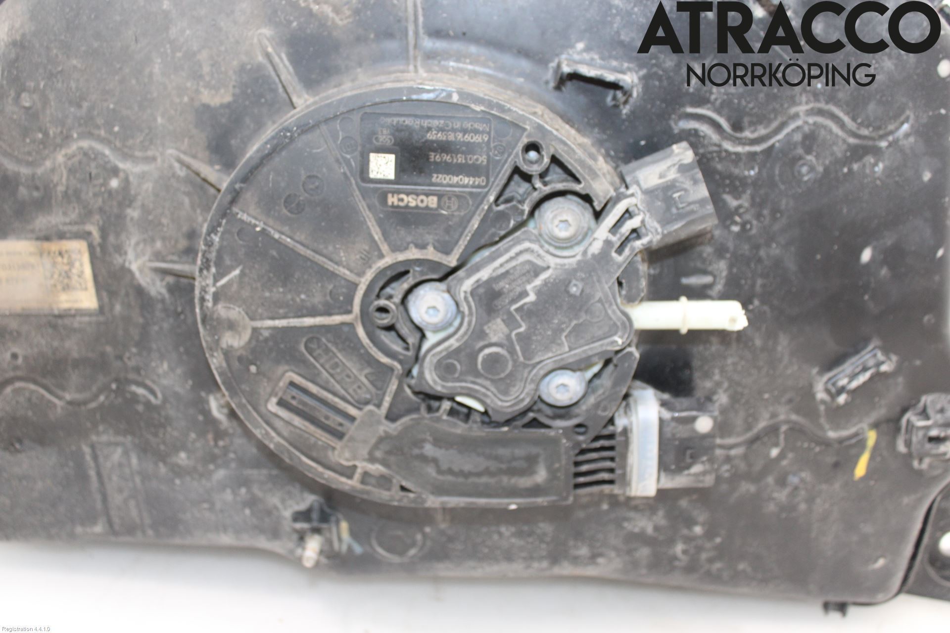 Volkswagen VW TOURAN 16- Adblue Tank
