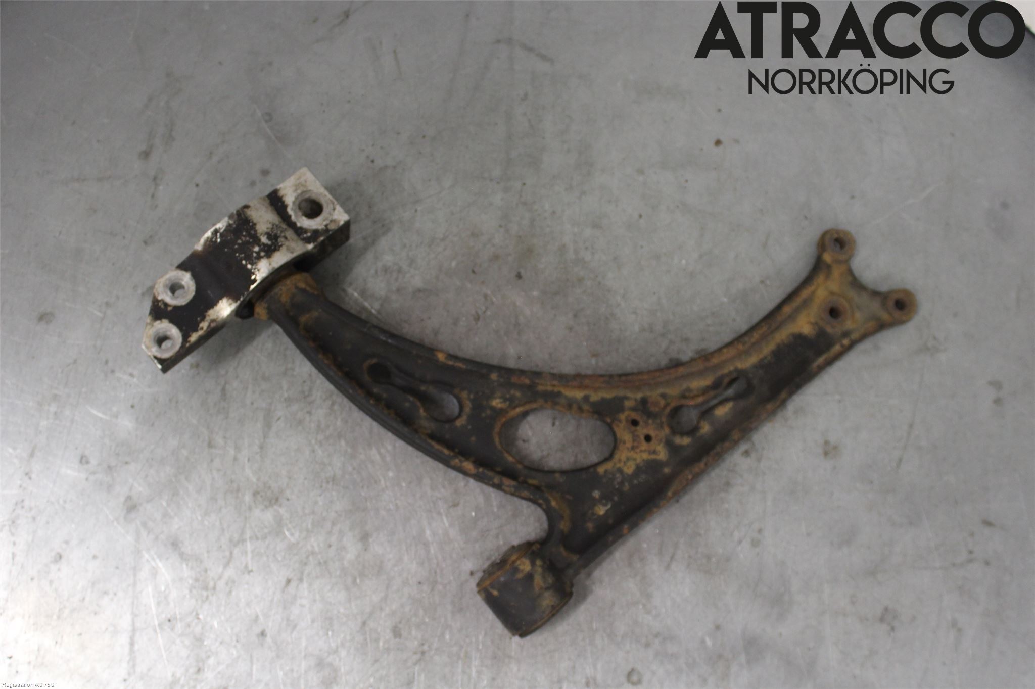 Volkswagen VW TOURAN 03-10 Bärarm Fram Undre Hö