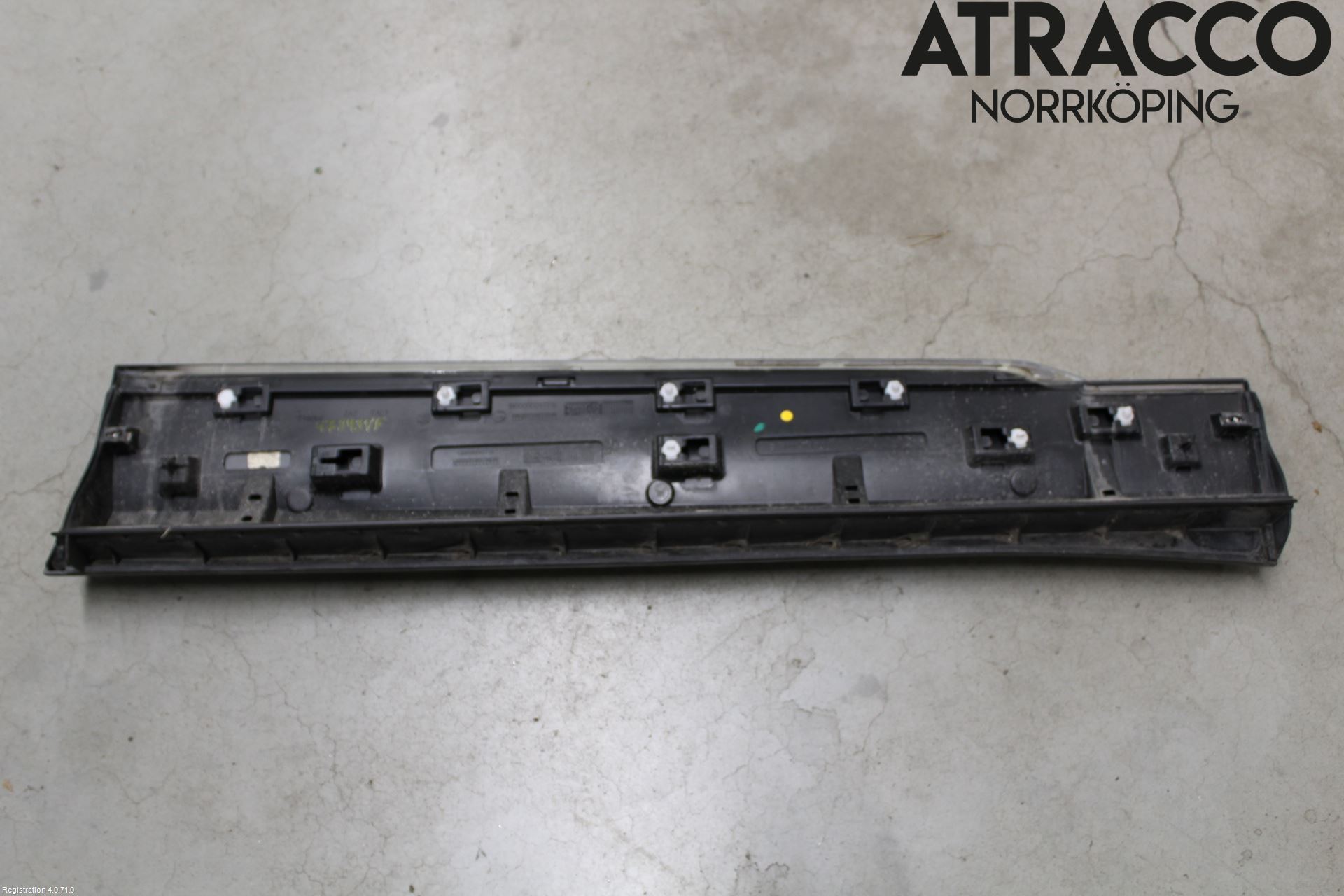 Volkswagen VW TIGUAN 16-24 Dörr Dekorlist Fram Vä