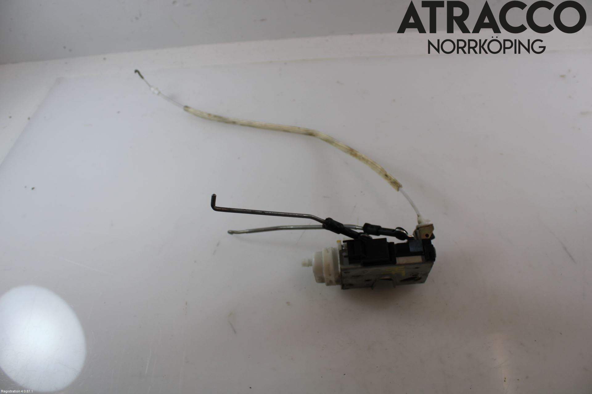 Audi A4/S4 99B-00 Låskista-Dörrlås