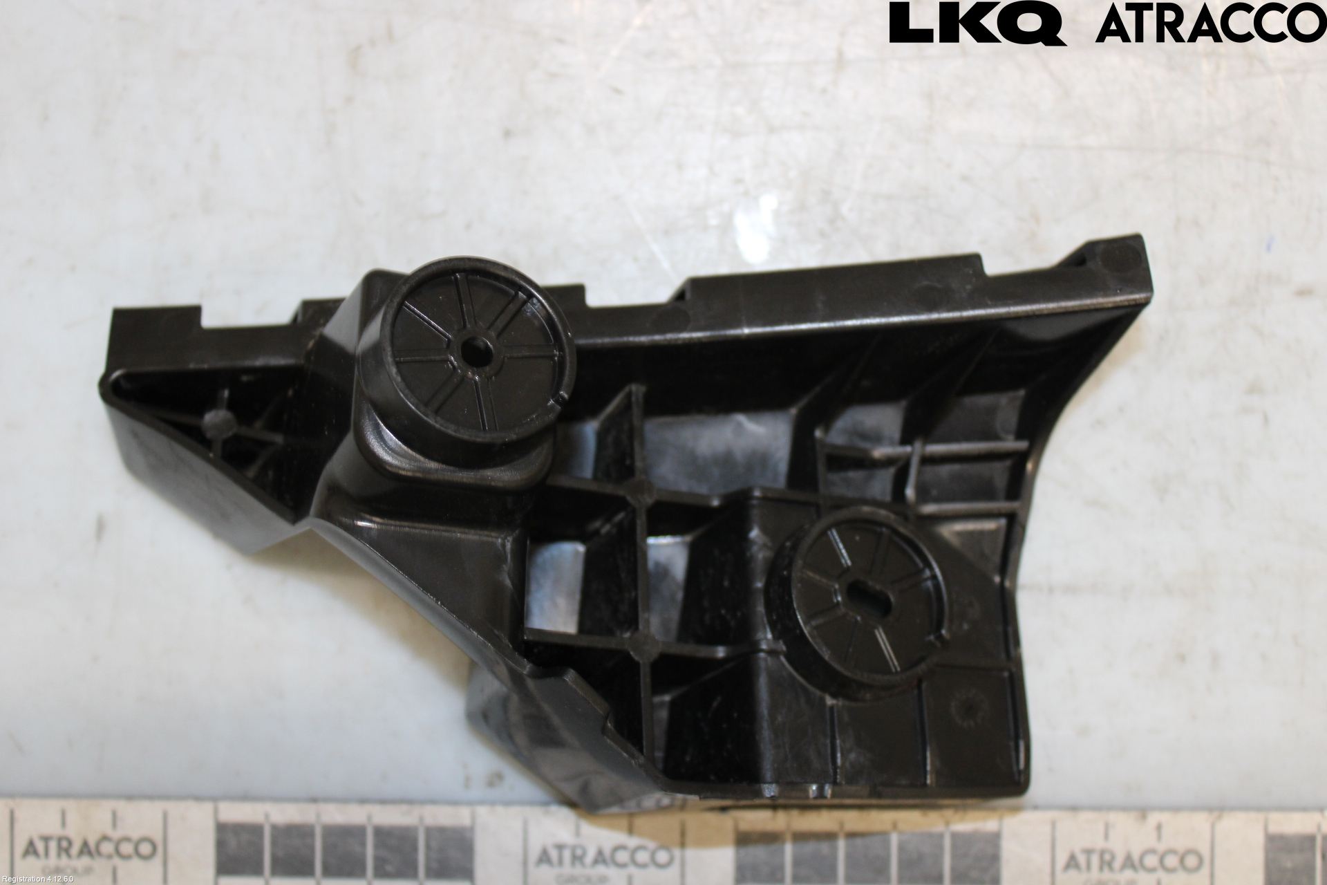 MG 4 23- Stötfångarfäste Bak Vä