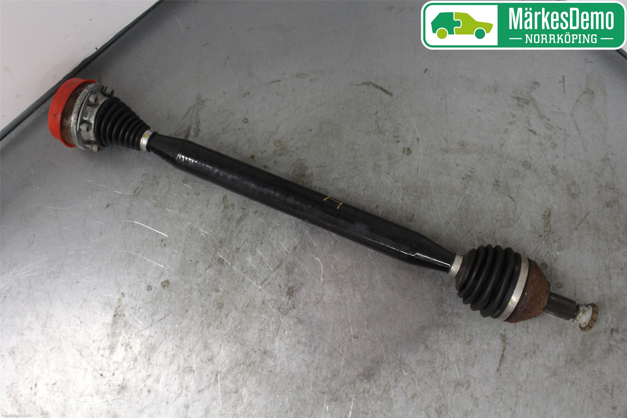 Volkswagen VW POLO 10-17 Drivaxel Fram Höger