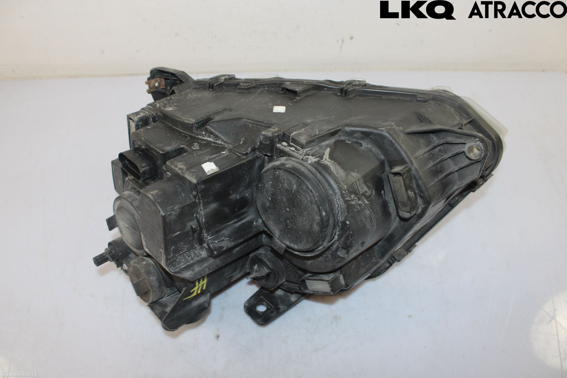 Volkswagen VW AMAROK 2H 10-22 Strålkastare Höger