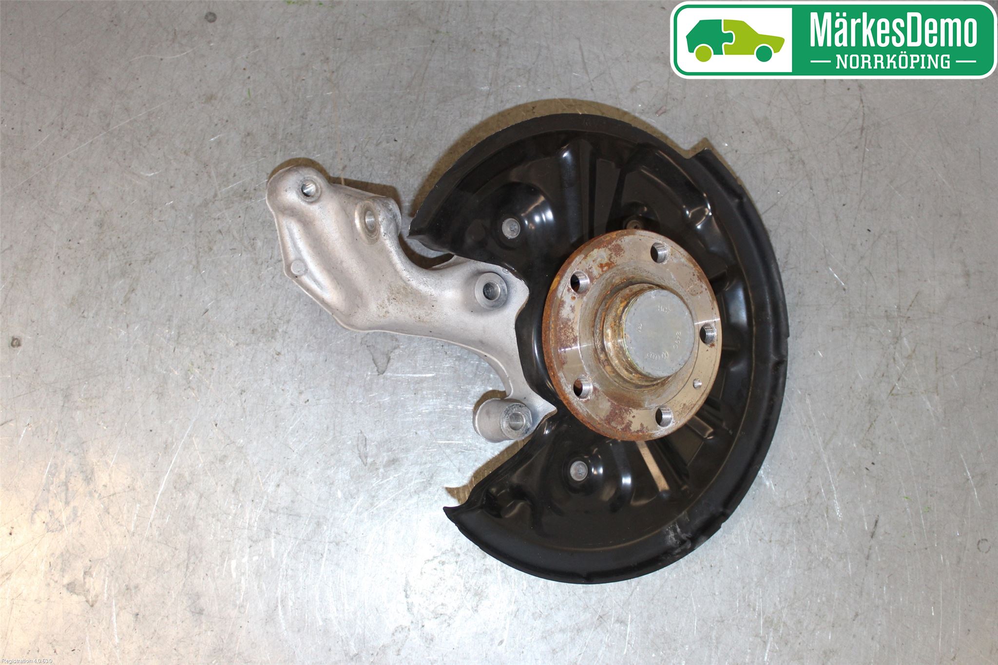 Skoda SUPERB 16-24 Hjullagerhus-Spindel Hö B