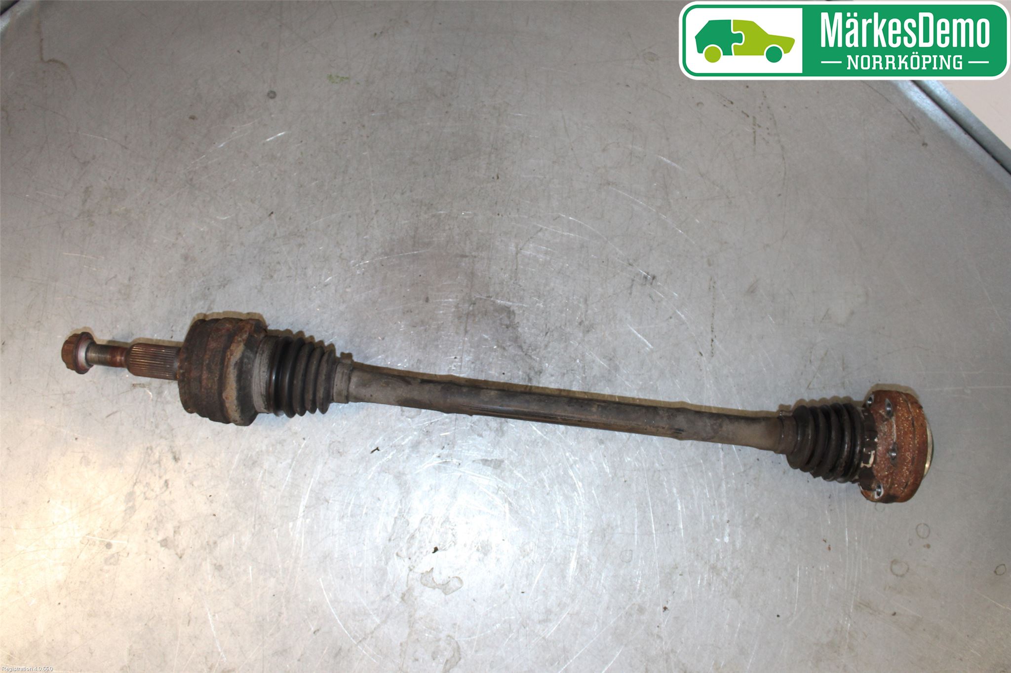Volkswagen VW TRANSP/CARAVELLE (T5) 04-15 Drivaxel Bak Höger