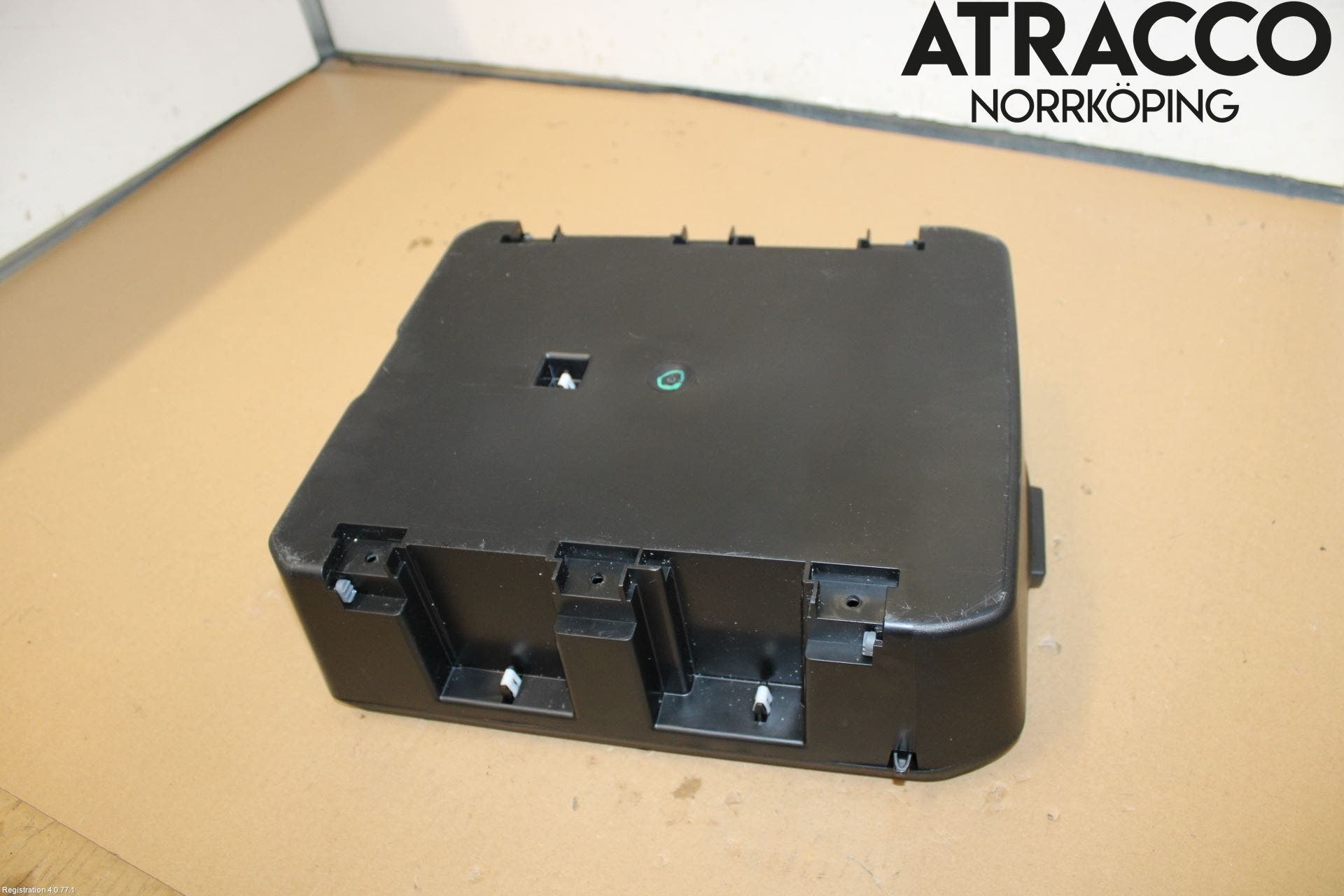 Dodge PICK UP RAM 81- Mugghållare