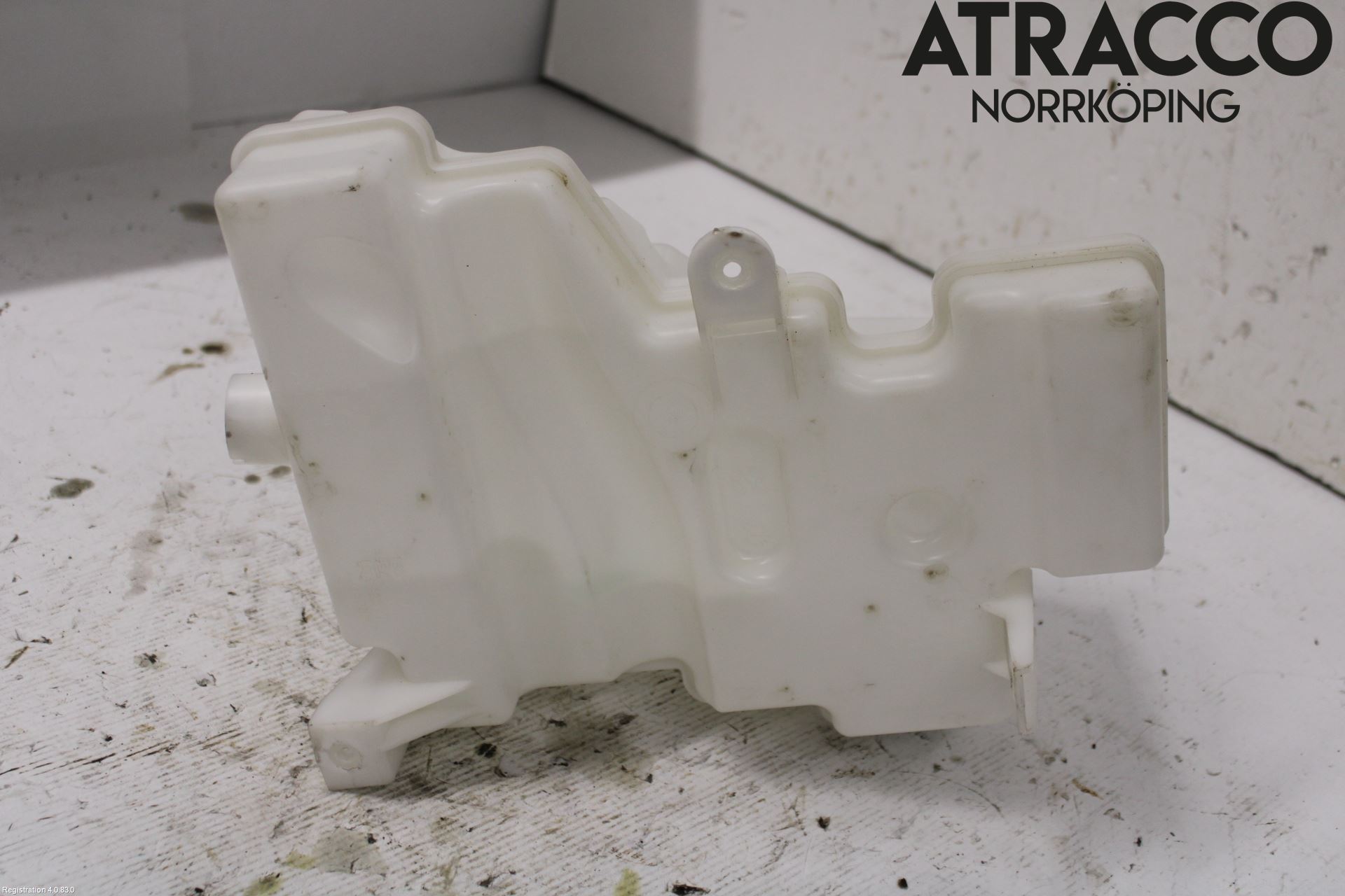 Jaguar I-PACE 18- Spolartank Vindruta-Strål