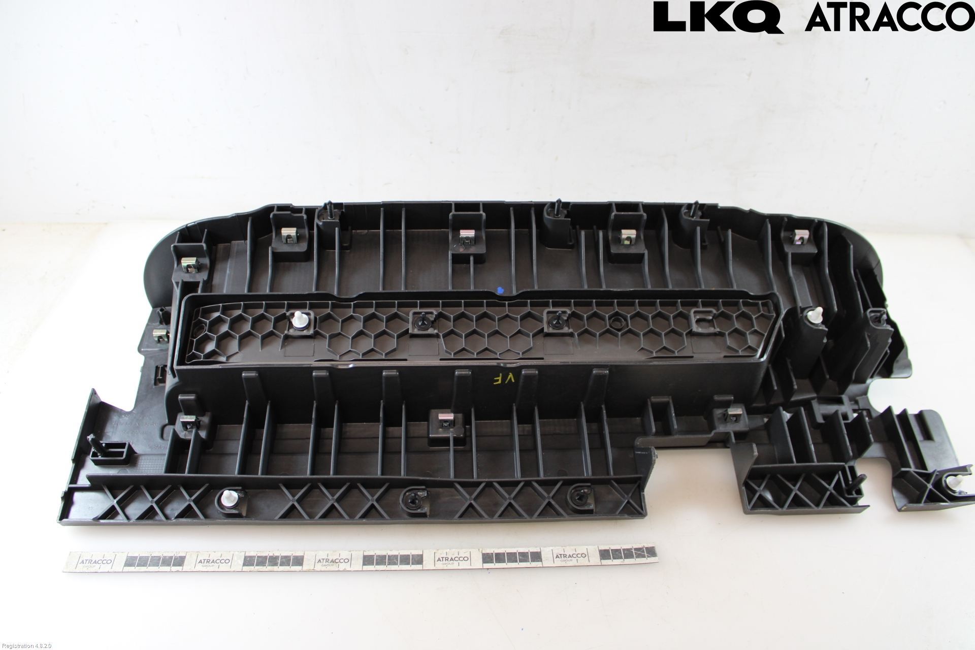 Volkswagen VW TRANSP/CARAVELLE (T7) 22-24 Fotsteg