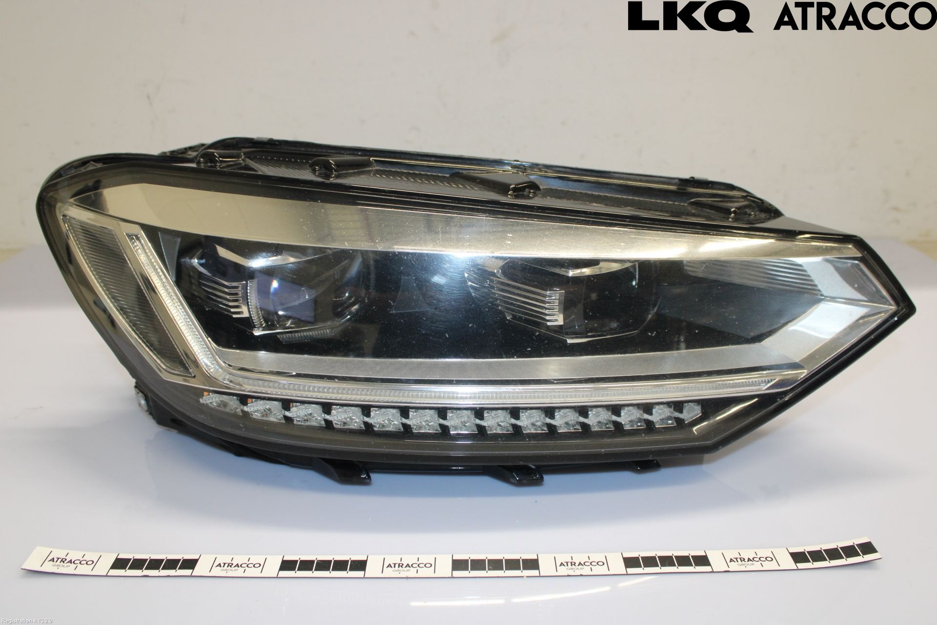 Volkswagen VW TOURAN 16- Strålkastare Höger