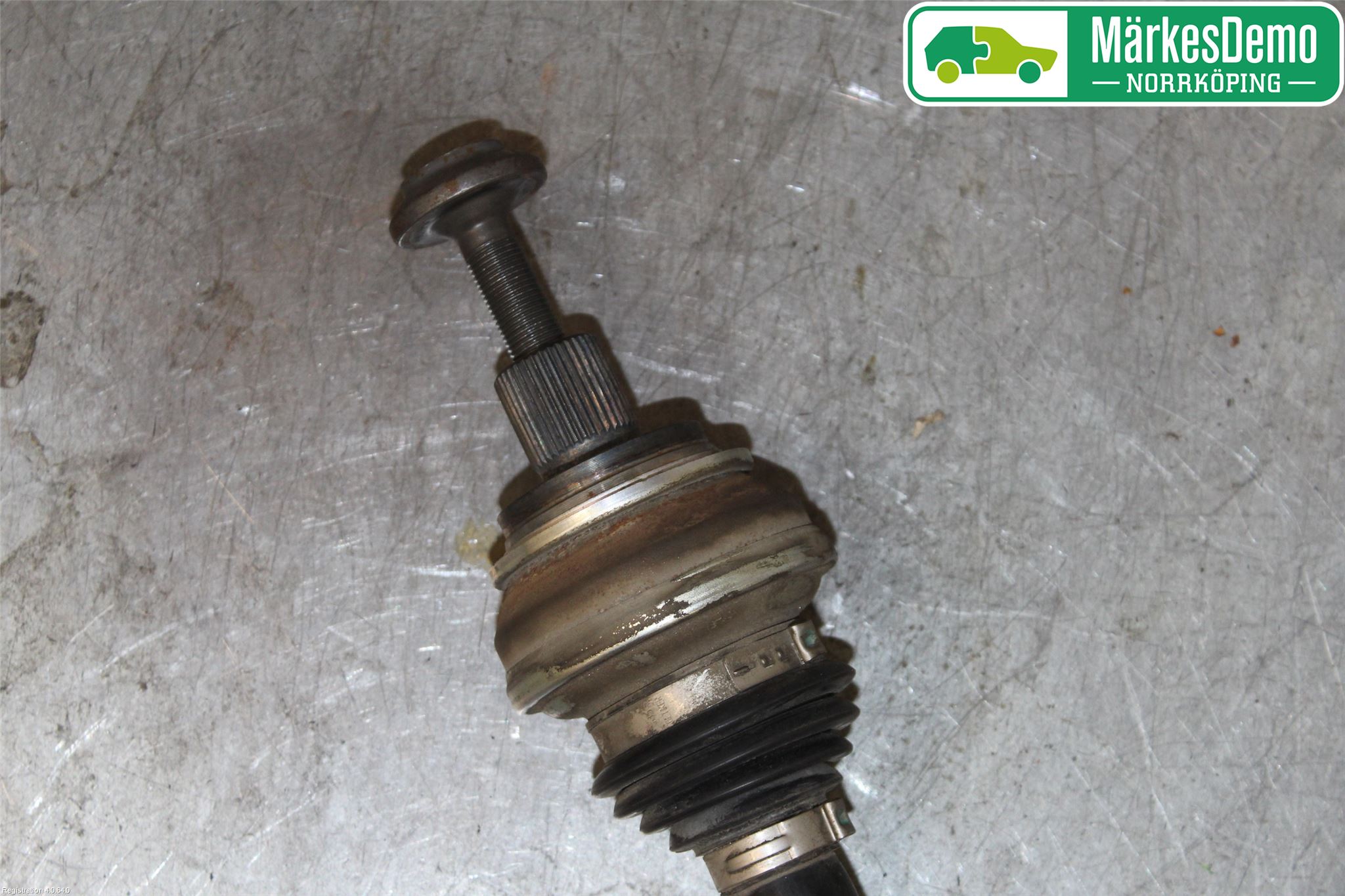 Audi A4/S4 B9 20- Drivaxel Bak Höger