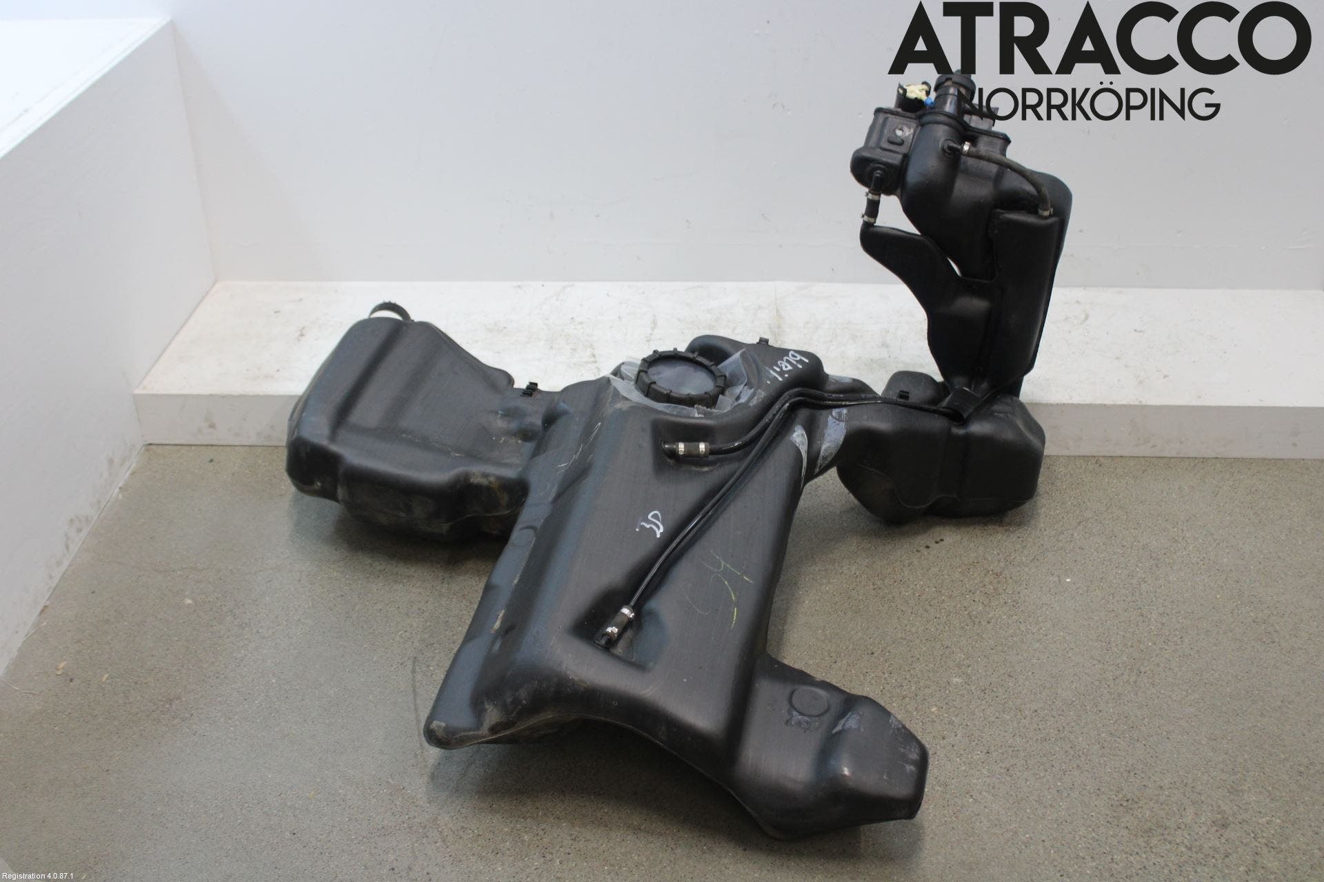 Audi A4/S4 99B-00 Bränsletank Insprutning