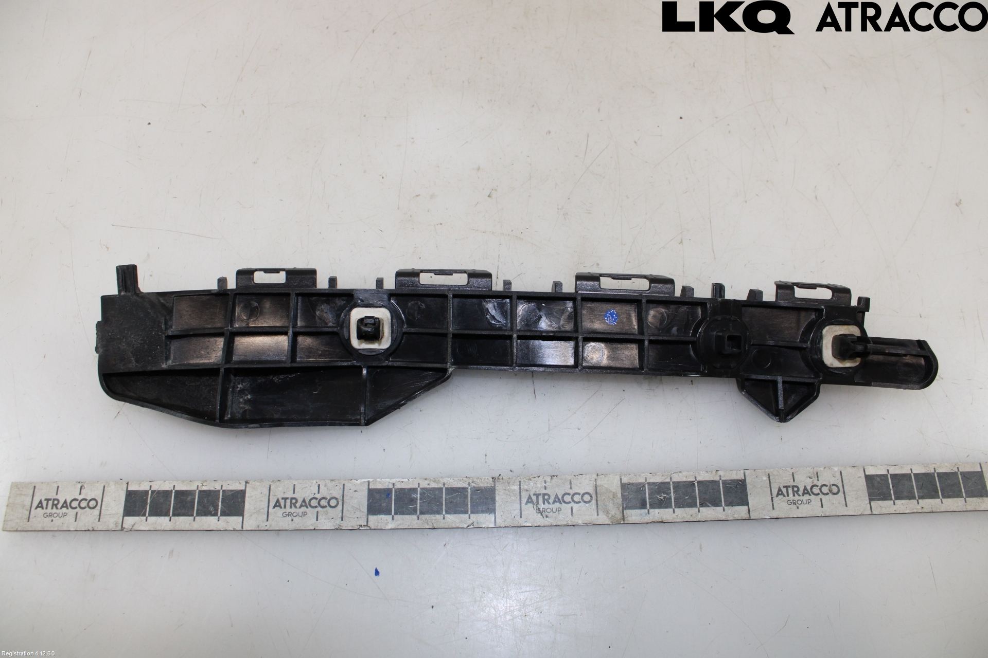Toyota AURIS 13-19 Stötfångarfäste Bak Hö