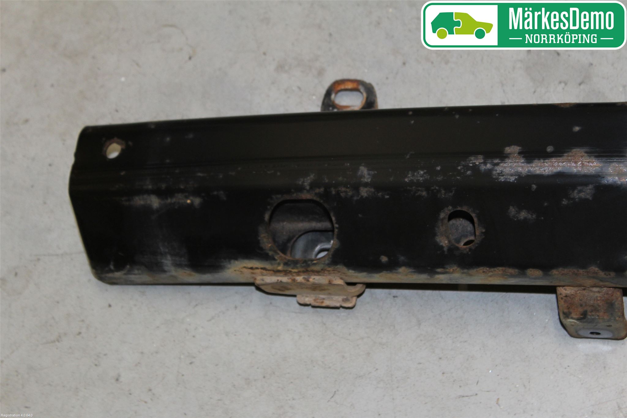 Nissan NAVARA 05-16 Stötfångarbalk Fram