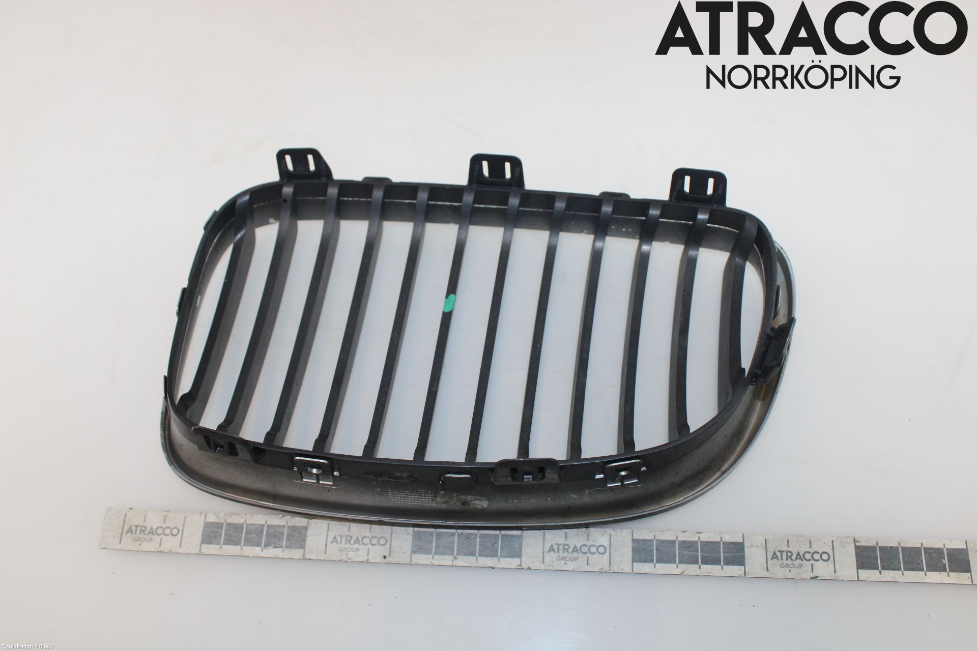 BMW 1 E87/81 5D/3D 03-11 Grilldel Höger