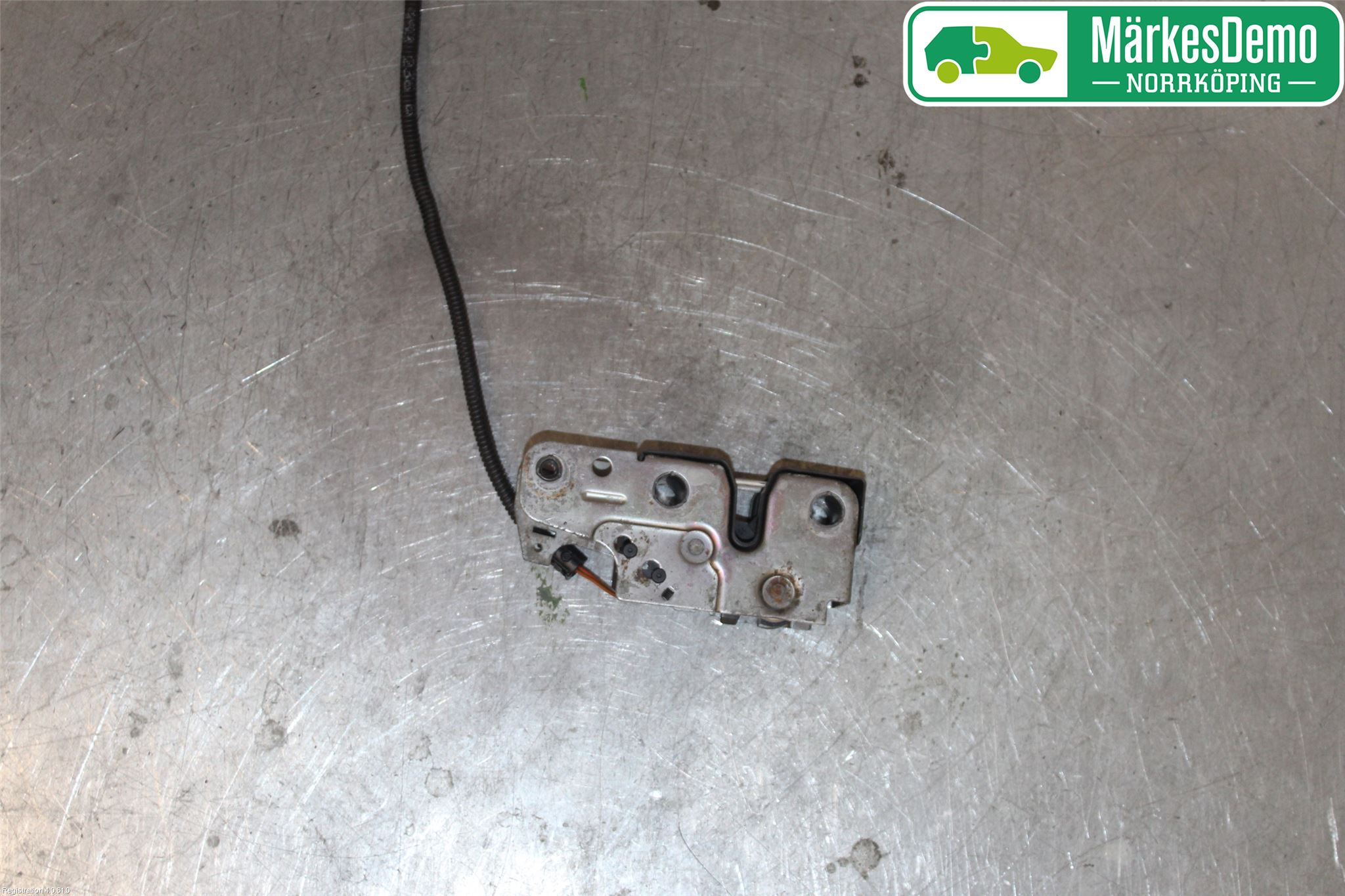 Volkswagen VW GOLF V 04-09 Huvlås