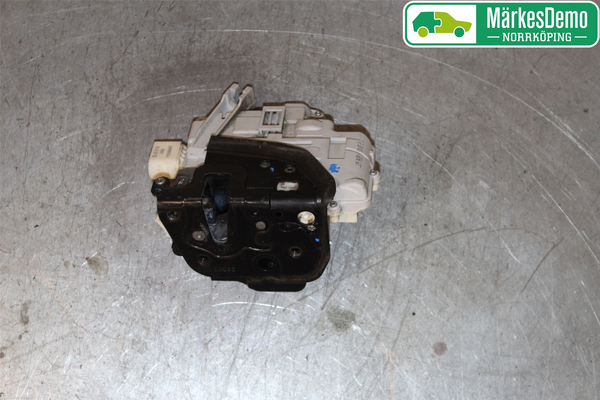 Audi A6/S6     05-11 Låskista-Dörrlås