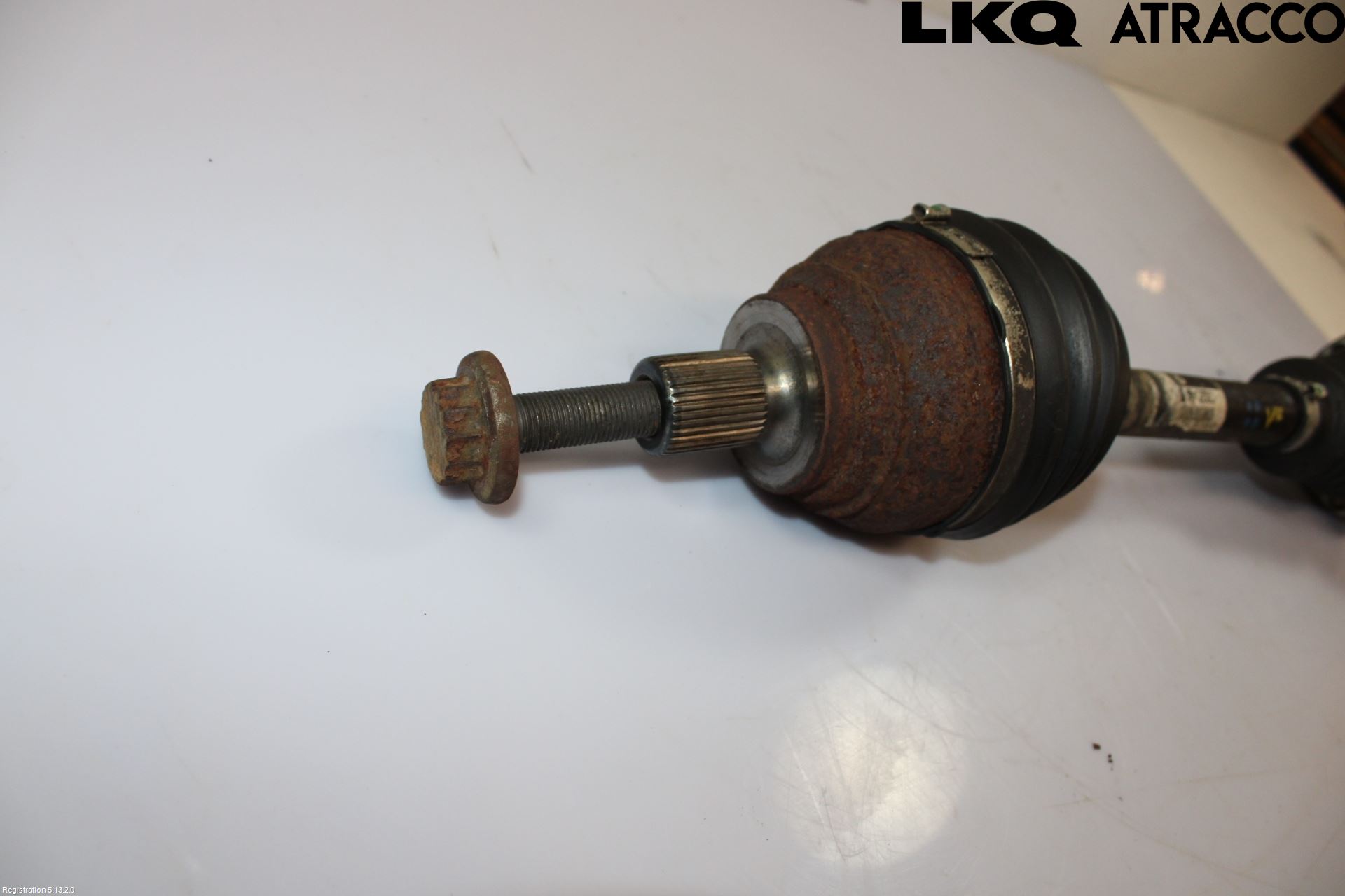 Volkswagen VW CADDY 16-20 Drivaxel Fram Vänster