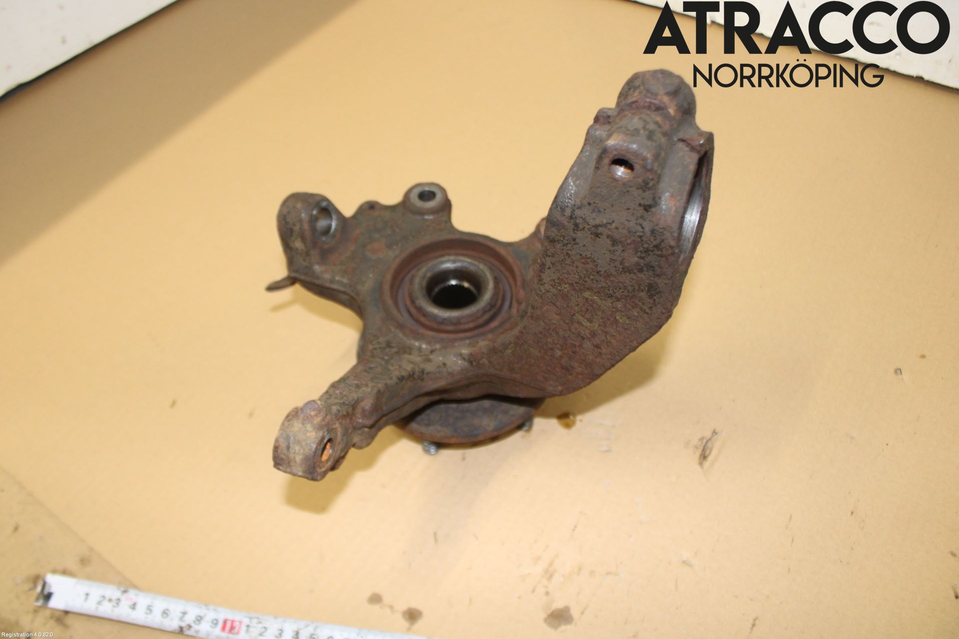 Ford FOCUS     04-07 Styrspindel Lagerhus Hö