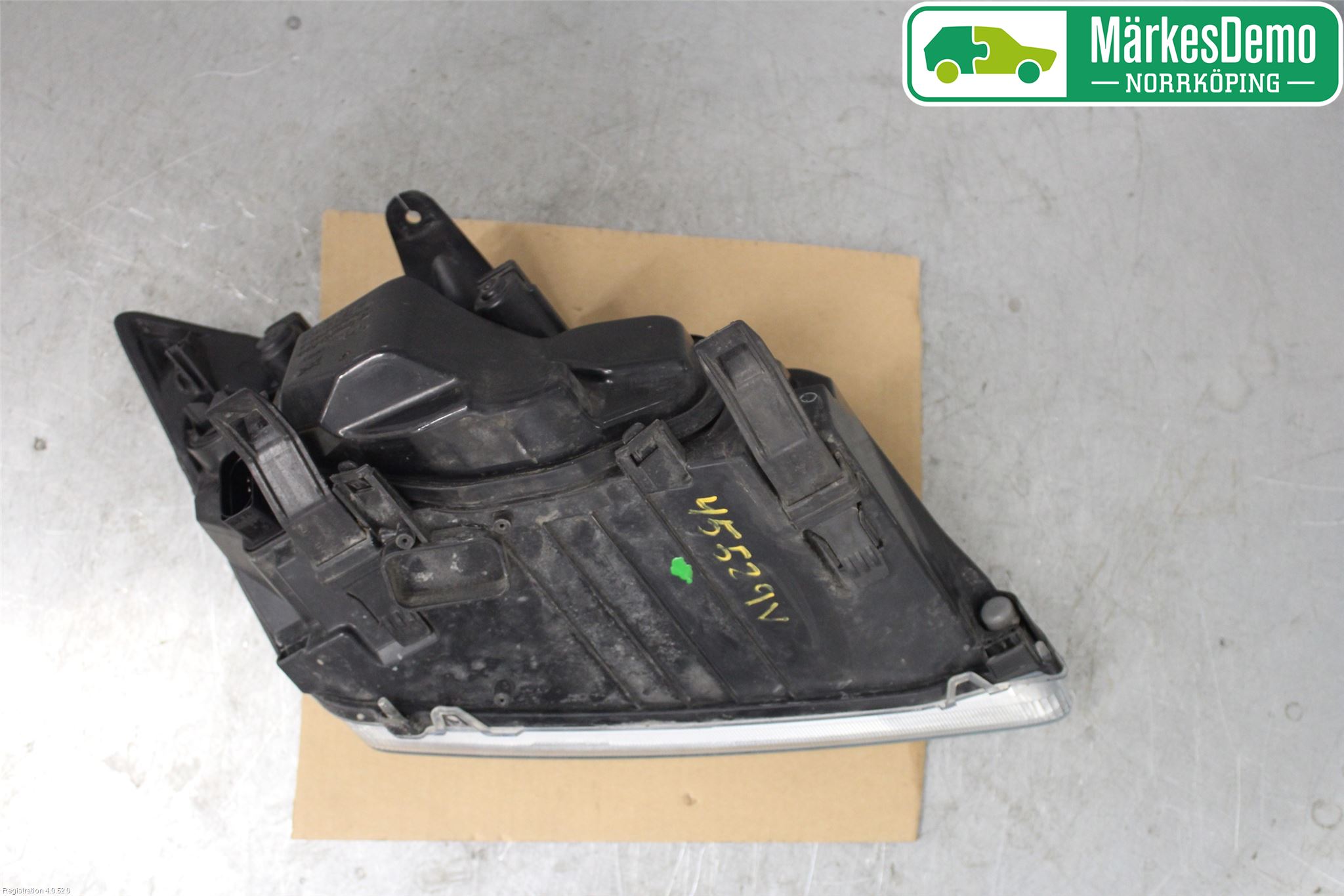 Ford FOCUS     04-07 Strålkastare Vänster