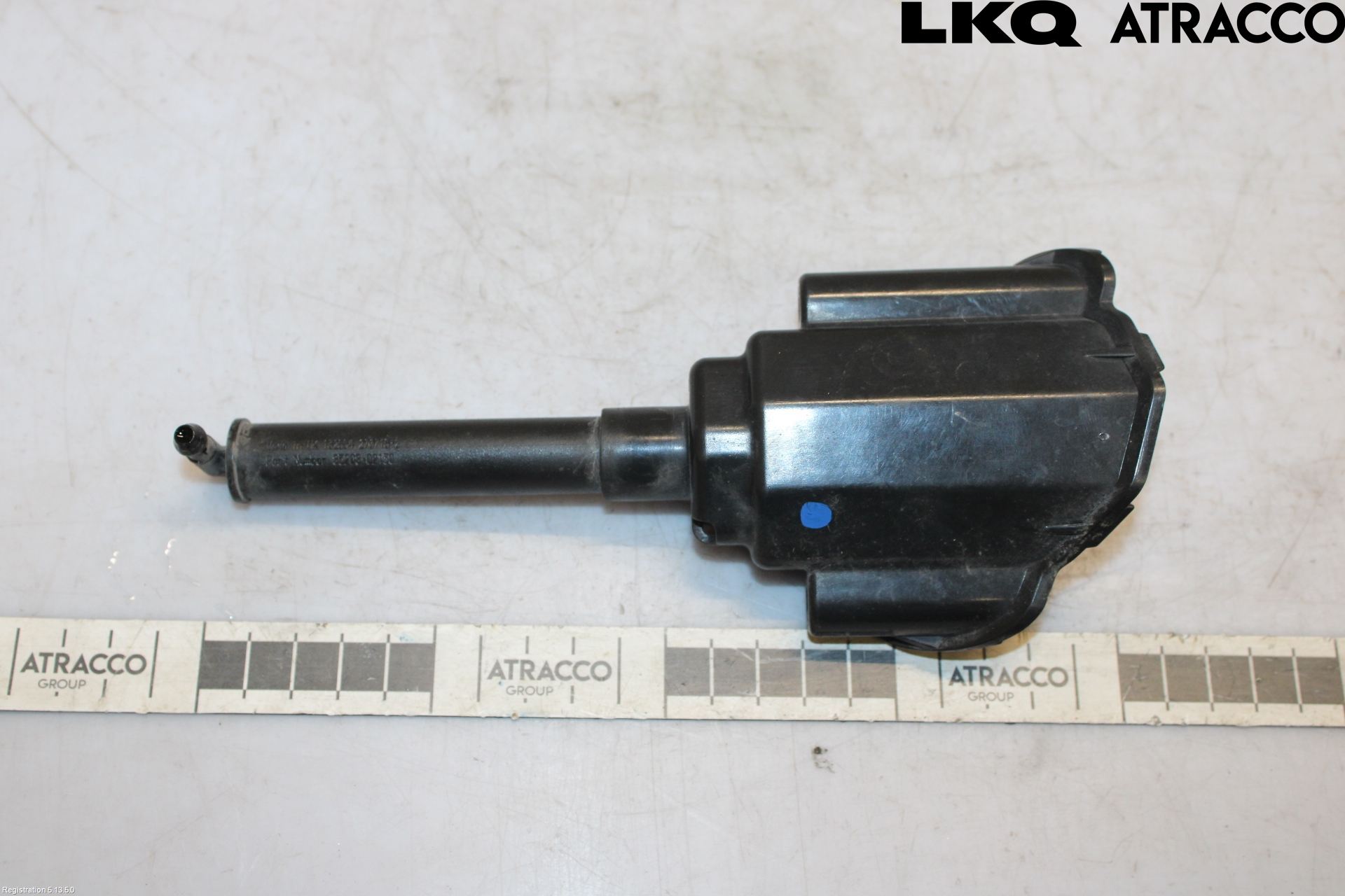 Toyota AURIS 13-19 Spolarmunstycke Strålkastare