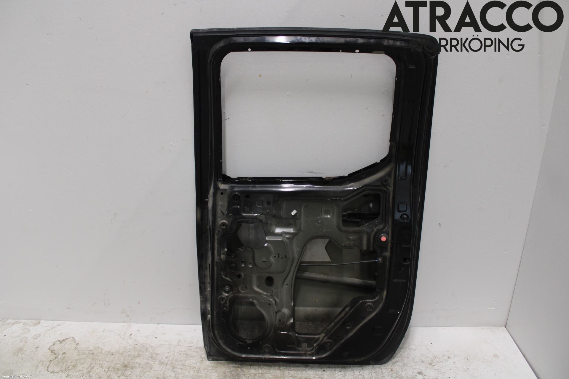 Nissan NAVARA 05-16 Dörr Bak Höger