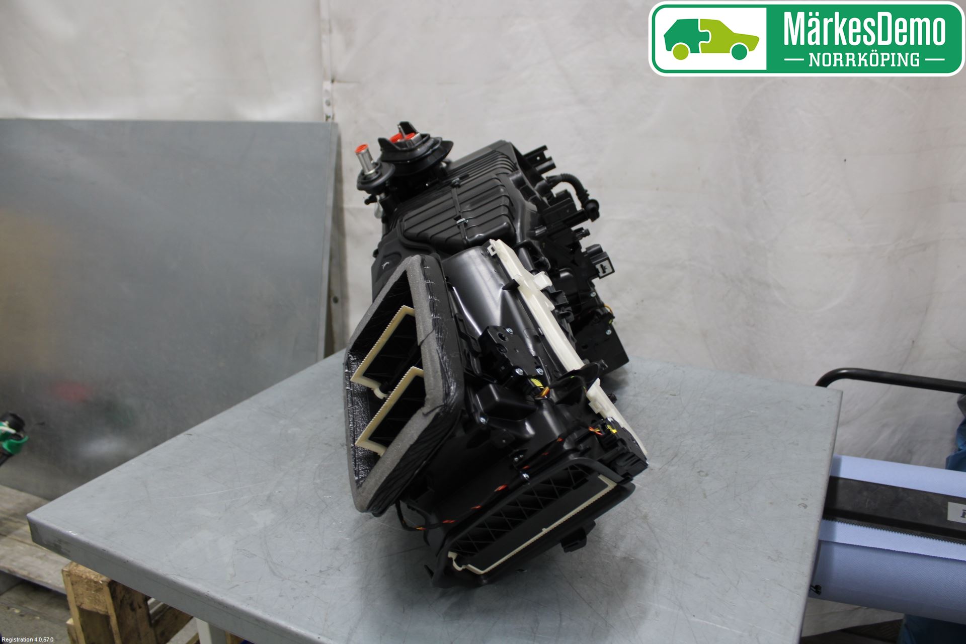 Audi A6 F2/C8 19- Värme Cellpaket Komp