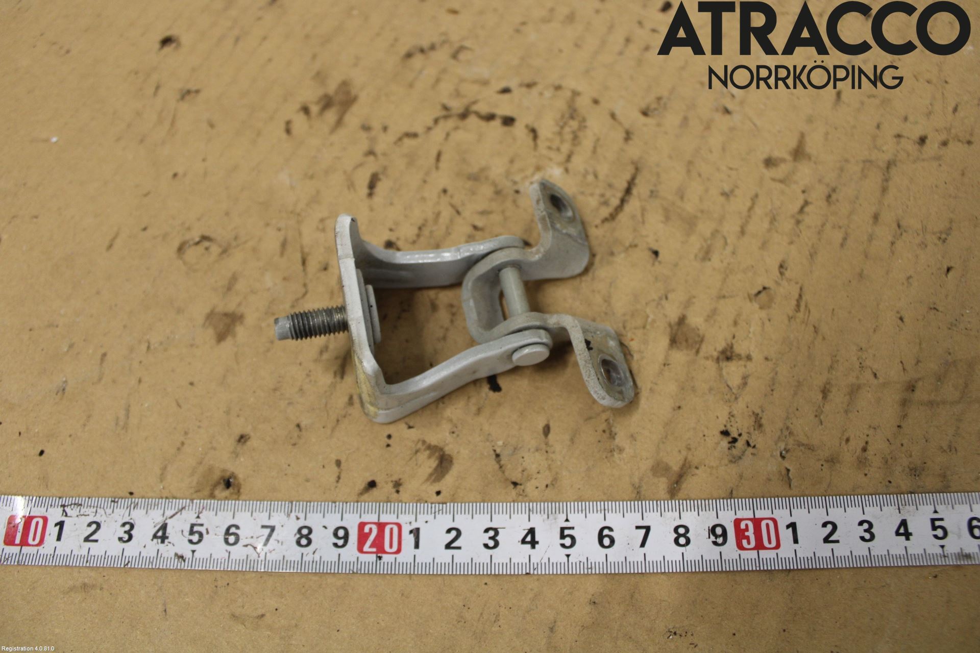 Audi A1 19- Bakluckegångjärn Hö