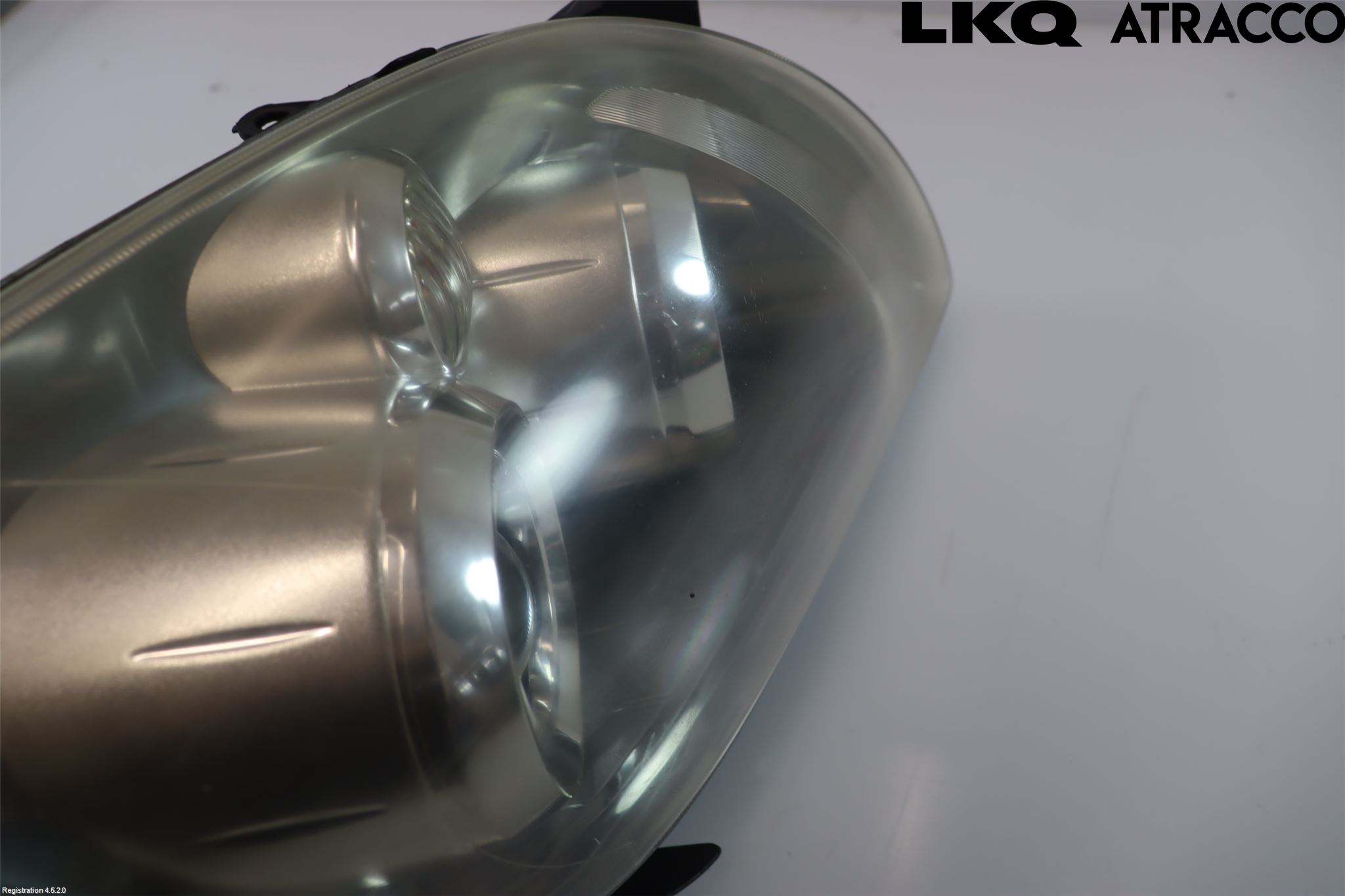 Toyota AVENSIS 07-08 Strålkastare Höger