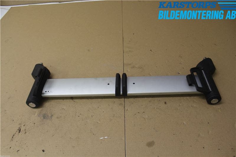 BMW 3 F30/F31/F80 12-19 Lastförskjutningsskydd-Galler
