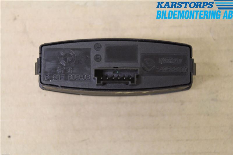 BMW 1 E87/81 5D/3D 03-11 Strömställare Varnings