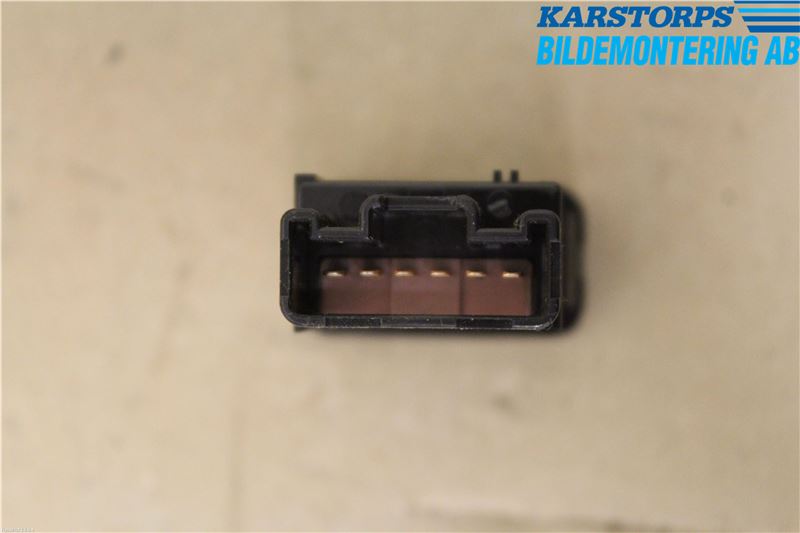 Toyota HILUX 05-16 Strömställare Stolvärme