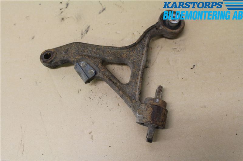 Volvo V70 05-08 Bärarm Fram Undre Hö