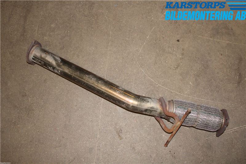 Volvo V60 14-18 Avgas Främre Rör