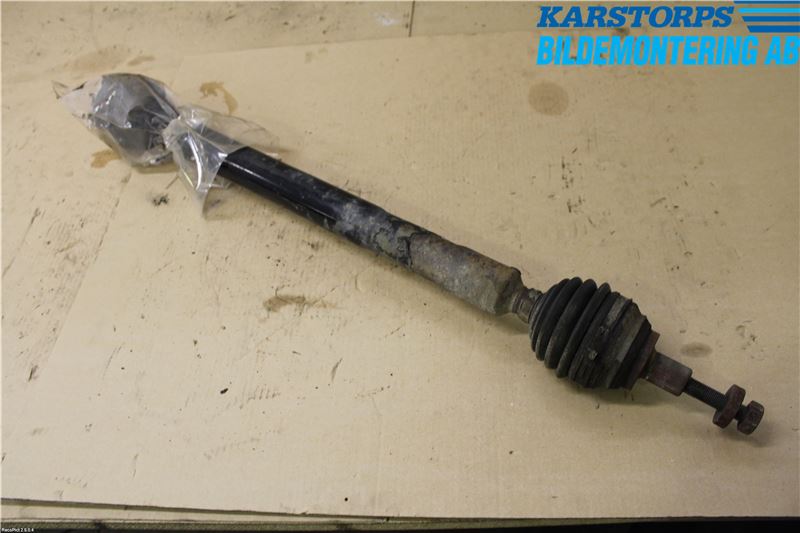 Volkswagen VW PASSAT 05-11 Drivaxel Fram Höger